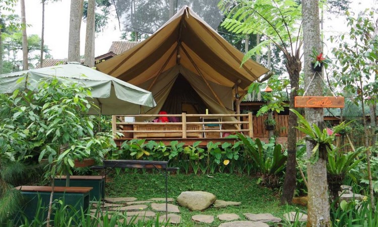 Pondok Rasamala - 25 Tempat Wisata di Puncak Bogor Terbaru & Hits Wajib Dikunjungi, 1. Tempat Wisata di puncak – Curug Panjang, 2. Tempat Wisata di puncak – Taman Wisata Matahari, 3. Tempat Wisata di puncak – Taman Riung Gunung, 4. Tempat Wisata di puncak – Curug Cilember, 5. Tempat Wisata di puncak – Telaga Warna, 6. Tempat Wisata di puncak – Desa Wisata Pancawati, 7. Tempat Wisata di puncak – Curug Kembar, 8. Tempat Wisata di puncak – Taman Safari, 9. Tempat Wisata di puncak – Curug Cibeureum, 10. Tempat Wisata di puncak – Istana Presiden Cipanas, 11. Tempat Wisata di puncak – Melrimba Garden, 12. Tempat Wisata di puncak – Kebun Wisata Inkarla, 13. Taman Nasional Gunung Gede Pangrango, 14. Tempat Wisata di puncak – Agro Wisata Gunung Mas, 15. Tempat Wisata di puncak – Wisata Citamiang, 16. Little Venice Kota Bunga, 17. Tempat Wisata di puncak – Seruni Tematik Hotel, 18. Pusat Pendidikan Konservasi Alam Bodogol, 19. Tempat Wisata di Puncak – Taman Rekreasi Lido, 21. Wisata Desa Kampung Bambu Puncak Bogor, 22. Warso Farm Puncak Bogor, 23. Taman Wisata Air Panas Tirta Sanita Ciseeng, 24. Cimory Riverside, 25. Pondok Rasamala, 26. Kebun Raya Cibodas, 27. Penangkaran Rusa Giri Jaya Cariu, 28. Bukit Gantole Puncak, 29. Curug Hordeng, 30. Bukit Alesano, 31. Leuwi Lieuk, 32. Gunung Pancar, 33. Taman Bunga Nusantara, 34. Curug Cibaliung, 35. Telaga Biru Cipanas, 36. Menginap di Puncak Pass Resort dengan View Pemandangan yang Indah, 37. Wisata Religi di Masjid At-Ta’awun