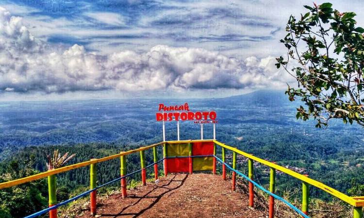Puncak Distoroto via IG @zacki_fuad, 1. Pantai Bandengan (Pantai Tirto Samudro), 2. Wisata Karimun Jawa , 3. Pantai Kartini, 4. Benteng Portugis , 5. Museum R.A. Kartini , 6. Jepara Ocean Park, 7. Air Terjun Songgolangit, 8. Pantai Teluk Awur , 9. Pantai Blebak Jepara, 10. Pantai Gua Manik, 11. Pantai Ombak Mati, 12. Pantai Pungkruk, 13. Tiara Park Waterbom, 14. Pantai Empu Rancak, 15. Taman Kerang, 16. Bukit Bejagan, 17. Air Terjun Banyu Anjlok, 18. Air Terjun Setatah, 19. Air Terjun Dong Paso, 20. Akar Seribu Plajan, 21. Puncak Distoroto, 22. Hutan Wisata Sreni Indah, 23. Bukit Ragas, 24. Puncak Jehan, 25. Pantai Punuk Sapi, 26. Air Terjun Gembong, 27. Hutan Pinus Setro Batealit, 28. Pantai Tegalsambi, 29. Air Terjun Sumenep, 30. Pulau Panjang, 31. PANTAI PRAWEHAN, 32. Pantai Kampung Prau, 33. Rainbow Adventure Park Jepara, 34. Pertapaan Ratu Kalinyamat , 35. Air Terjun Jurang Nganten, 36. Pulau Mandalika Jepara, 37. Wisata Danau Blingoh, 38. Wisata Religi Masjid Mantingan , 39. Air Terjun Grinjingan Dowo, 40. Goa Tritip, 41. Wisata Sejarah ke Candi Bubrah, 42. Kampung Batik Kembangmulyo