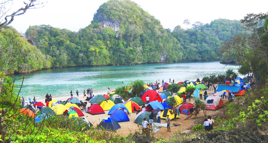 Pulau Sempu Malang, 1. Wisata Pantai Batu Bengkung Malang, 2. Wisata Batu Night Spectacular (BNS) Malang, 3. Wisata Jatim Park 1, 4. Wahana Wisata Jatim Park 2 Malang, 5. Alun-alun kota Malang, 6. Wisata Petik Apel Malang, 7. Masjid Tiban Malang, 8. Wisata Alam Air Terjun Coban Rondo Malang, 9. Wahana Wisata Eco Green Park Malang, 10. Wisata Museum Angkut Malang, 11. Wisata Pulau Sempu Malang, 12. Wisata Pantai Balekambang Malang, 13. Objek Wisata Bendungan Karangkates Malang, 14. Wahana Wisata Wendit Water Park Malang, 15. Tempat wisata Alam Selecta Malang, 16. Objek Wisata Agrowisata Wonosari Malang, 17. Wahana Wisata Taman Rekreasi Sengkaling Malang, 18. Wisata Kuliner dan Edukasi di Inggil Museum Resto Malang, 19. Wisata Alam Menikmati Kecantikan Alam Ala Omah kayu Malang, 20. Objek Wisata Uji Adrenalin Wisata Paralayang Malang, 21. Wisata Alam 7 Air Terjun Sumber Pitu Malang, 22. Berwisata Menikmati Keperawanan Pantai Sipelot Malang, 23. Tempat Wisata Edukasi Museum Kesehatan Jiwa Malang, 24. Wisata Alam Sumber Air Krabyakan Malang, 25. Wisata Pantai Ngliyep nan Indah di Malang, 26. Wisata Sejarah di Museum D’Topeng Malang, 27. Objek Wisata Panen Madu di Agro Tawon Rimba Raya Malang, 28. Wisata Sejarah Gerbong Maut di Museum Brawijaya Malang, 29. Wisata Edukasi Museum Malang Tempo Doeloe, 30. Objek Wisata Pemandian Air Panas Cangar Batu Malang, 31. Objek Wisata Secret zoo Kebun Binatang Batu Malang, 32. Tempat Wisata Kuliner Es Krim Legendaris di Toko Oen Malang, 33. Mata Air Sumber Sirah, 34. Coban Nirwana atau Coban Mbok Karimah, 35. Pemandian Kalireco Lawang, 36. Teluk Bidadari, 37. Banyu Anjlok, 38. Wisata Tubing Wringinanom, 39. Coban Tundo, 40. Pantai Kedung Celeng, 41. Air Terjun Coban Pelangi, 42. Gua Lo Bangi, 43. Ndayung Rafting, 44. Waduk Selorejo Malang, 45. Pantai Tiga Warna Malang, 46. Teluk Kletekan Malang, 47. Pantai Lenggoksono Malang, 48. Pantai Bajul Mati Malang, 49. Jawa Timur Park 3, 50. Kampung Warna Warni Jodipan, 51. Candi Badut, 51. Sumber Jenon, 52. Wisata Pujon Kidul, 53. Pantai Sendang Biru, 54. Hawai Waterpark, 55. Pura Luhur Giri Arjuno, 56. Museum Tubuh, 57. Kusuma Waterpark, 58. Candi Songgoriti, 59. Taman Singha Merjosari, 60. Taman Kelinci, 61. Candi Singosari, 62. Pura Luhur Giri Arjuno, 63. Masjid Agung Malang, 64. Masjid Annur Batu, 65. Coban Rais, 66. River Tubing di Sungai Amprong, 67. Sumber Maron, 68. Coban Jahe, 69. Coban Talun, 70. Coban Parang Tejo, 71. Coban Gintung, 72. Coban Sewu, 73. Coban Putri, 74. Rafting Kaliwatu, 75. Sumber Taman, 76. Bukit Bulu, 77. De Tjangkul Batu, 78. Taman Labirin Coban Rondo, 79. Bukit Binglis, 80. Bukit Cinta, 81. Bukit Bintang, 82. Bukit Teletubbies, 83. Bukit Asmoro, 84. Bukit Budug Asu, 85. Pantai Banyu Meneng, 86. Pantai Selok, 87. Pantai Sendiki, 88. Pantai Goa Cina, 89. Pantai Sendang Biru, 90. Pantai Watu Leter, 91. Pantai Wedi Awu, 92. Pantai Jonggring Saloko, 93. Pantai Wedi Putih, 94. Pantai Bangsong, 95. Pantai Teluk Asmoro, 96. Pantai Telok, 97. Pantai Parang Dowo, 98. Pantai Jolangkung, 99. Pantai Tomen