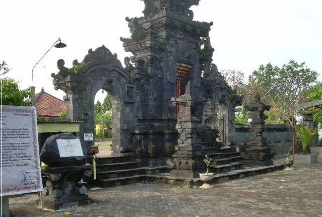 Pura Agung Giri Natha, 1. Wisata Pantai Maron, 2. Wisata Lawang Sewu di Semarang, 3. Kampoeng Wisata Taman Lele di Semarang, 4. Wisata Pantai Marina, 5. Wisata Pantai Tirang di Semarang, 6. Berwisata di Masjid Agung Jawa Tengah (MAJT), 7. Wisata Air Terjun Kali Pancur di Semarang, 8. Wisata Pagoda Buddhagaya Watugong di Semarang, 9. Taman Rekreasi Wonderia di Semarang, 10. Wisata Curug Benowo di Semarang, 11. Wisata Goa Kreo Semarang, 12. Wisata Sam Poo Kong, 13. Wisata Museum Ronggowarsito, 14. Berwisata ke Kota Lama Semarang, 15. Berwisata ke Komplek Pecinan Semarang, 16. Jalan Pahlawan Semarang, 17. Pasar Rakyat Simpang Lima, 18. Wisata Hutan Tinjomoyo di Semarang, 19. Wisata Kebun Binatang Mangkang di Semarang, 20. Wisata Tugu Muda, 21. Wisata Museum Mandala Bakti di Semarang, 22. Wisata Bukit Gombel di Semarang, 23. Wisata Water Blaster Bukit Candi Golf di Semarang, 24. Wisata Stasiun Tawang di Semarang, 25. Wisata ke Masjid Menara (Layur) di Semarang, 26. Wisata ke BSB (Bukit Semarang Baru), 27. Maerokoco Semarang, 28. Wisata Taman KB (wisata kuliner) di Semarang, 29. Wisata Brown Canyon, 29. Jalan Pandanaran (pusat jajanan semarang), 30. Wisata Keluarga New Bandungan Indah Waterpark, 31. Museum Muri di Semarang, 33. Candi Gedong Songo + Pemandian Air Panas, 34. Kebun Teh Medini di Semarang , 35. Air terjun + Pemandian Air Panas Gonoharjo, 36. Curug Lawe di Semarang, 37. Kebun Karet BSB di Semarang, 38. Wisata Gelora Jati Diri di Semarang, 39. Kebun Buah Boja, 40. Tempat Wisata Taman Unyil Ungaran, 41. Pemancingan Baron, 42. Umbul Sidomukti, 43. Lembah Kalipancur, 44. Waduk Diponegoro, 45. Saloka Theme Park, 46. Masjid Kapal Semarang, 47. Taman Bunga Bandungan, 48. Flower Farm Setiya Aji, 49. Kebun Durian Semarang, 50. Watu Gunung Ungaran, 51. Air Terjun Semirang, 52. Pura Agung Giri Natha, 53. Semarang Gallery, 54. Kampung Batik, 55. Kampung Tematik Jawi, 56. Kampoeng Kopi Banaran, 58. Taman Djamoe Indonesia, 59. Old City 3D Trick Art Museum, 60. Goa Rong View, 61. Jembatan Biru Ambarawa, 62. La Kana Chapel, 63. Gereja Blenduk, 64. Museum Satria, 65. Semarang Fair (PRPP), 66. Hutan Penggaron, 67. Hutan Mangrove, 68. Pasar Johar disaat Dugderan, 69. Wisata Kuliner Lumpia Semarang, 70. Pondok Kopi Sidomukti Ungaran, 71. Wisata Susan SPA Bandungan, 72. Jembatan Harapan, 73. Hutan Pinus, 74. Kamu Pecinta Sambal? Cobain ke Waroeng Kaligarong!