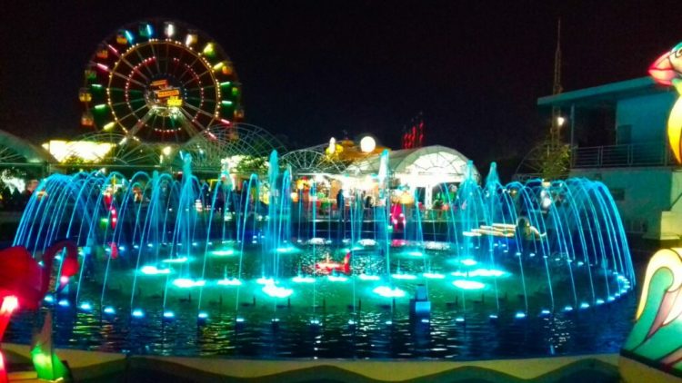 Semarang Fair (PRPP), 1. Wisata Pantai Maron, 2. Wisata Lawang Sewu di Semarang, 3. Kampoeng Wisata Taman Lele di Semarang, 4. Wisata Pantai Marina, 5. Wisata Pantai Tirang di Semarang, 6. Berwisata di Masjid Agung Jawa Tengah (MAJT), 7. Wisata Air Terjun Kali Pancur di Semarang, 8. Wisata Pagoda Buddhagaya Watugong di Semarang, 9. Taman Rekreasi Wonderia di Semarang, 10. Wisata Curug Benowo di Semarang, 11. Wisata Goa Kreo Semarang, 12. Wisata Sam Poo Kong, 13. Wisata Museum Ronggowarsito, 14. Berwisata ke Kota Lama Semarang, 15. Berwisata ke Komplek Pecinan Semarang, 16. Jalan Pahlawan Semarang, 17. Pasar Rakyat Simpang Lima, 18. Wisata Hutan Tinjomoyo di Semarang, 19. Wisata Kebun Binatang Mangkang di Semarang, 20. Wisata Tugu Muda, 21. Wisata Museum Mandala Bakti di Semarang, 22. Wisata Bukit Gombel di Semarang, 23. Wisata Water Blaster Bukit Candi Golf di Semarang, 24. Wisata Stasiun Tawang di Semarang, 25. Wisata ke Masjid Menara (Layur) di Semarang, 26. Wisata ke BSB (Bukit Semarang Baru), 27. Maerokoco Semarang, 28. Wisata Taman KB (wisata kuliner) di Semarang, 29. Wisata Brown Canyon, 29. Jalan Pandanaran (pusat jajanan semarang), 30. Wisata Keluarga New Bandungan Indah Waterpark, 31. Museum Muri di Semarang, 33. Candi Gedong Songo + Pemandian Air Panas, 34. Kebun Teh Medini di Semarang , 35. Air terjun + Pemandian Air Panas Gonoharjo, 36. Curug Lawe di Semarang, 37. Kebun Karet BSB di Semarang, 38. Wisata Gelora Jati Diri di Semarang, 39. Kebun Buah Boja, 40. Tempat Wisata Taman Unyil Ungaran, 41. Pemancingan Baron, 42. Umbul Sidomukti, 43. Lembah Kalipancur, 44. Waduk Diponegoro, 45. Saloka Theme Park, 46. Masjid Kapal Semarang, 47. Taman Bunga Bandungan, 48. Flower Farm Setiya Aji, 49. Kebun Durian Semarang, 50. Watu Gunung Ungaran, 51. Air Terjun Semirang, 52. Pura Agung Giri Natha, 53. Semarang Gallery, 54. Kampung Batik, 55. Kampung Tematik Jawi, 56. Kampoeng Kopi Banaran, 58. Taman Djamoe Indonesia, 59. Old City 3D Trick Art Museum, 60. Goa Rong View, 61. Jembatan Biru Ambarawa, 62. La Kana Chapel, 63. Gereja Blenduk, 64. Museum Satria, 65. Semarang Fair (PRPP), 66. Hutan Penggaron, 67. Hutan Mangrove, 68. Pasar Johar disaat Dugderan, 69. Wisata Kuliner Lumpia Semarang, 70. Pondok Kopi Sidomukti Ungaran, 71. Wisata Susan SPA Bandungan, 72. Jembatan Harapan, 73. Hutan Pinus, 74. Kamu Pecinta Sambal? Cobain ke Waroeng Kaligarong!