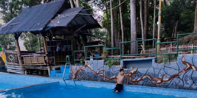 Sumber Air Torong Park Batu via Lintas Batas, 1. Wisata Pantai Batu Bengkung Malang, 2. Wisata Batu Night Spectacular (BNS) Malang, 3. Wisata Jatim Park 1, 4. Wahana Wisata Jatim Park 2 Malang, 5. Alun-alun kota Malang, 6. Wisata Petik Apel Malang, 7. Masjid Tiban Malang, 8. Wisata Alam Air Terjun Coban Rondo Malang, 9. Wahana Wisata Eco Green Park Malang, 10. Wisata Museum Angkut Malang, 11. Wisata Pulau Sempu Malang, 12. Wisata Pantai Balekambang Malang, 13. Objek Wisata Bendungan Karangkates Malang, 14. Wahana Wisata Wendit Water Park Malang, 15. Tempat wisata Alam Selecta Malang, 16. Objek Wisata Agrowisata Wonosari Malang, 17. Wahana Wisata Taman Rekreasi Sengkaling Malang, 18. Wisata Kuliner dan Edukasi di Inggil Museum Resto Malang, 19. Wisata Alam Menikmati Kecantikan Alam Ala Omah kayu Malang, 20. Objek Wisata Uji Adrenalin Wisata Paralayang Malang, 21. Wisata Alam 7 Air Terjun Sumber Pitu Malang, 22. Berwisata Menikmati Keperawanan Pantai Sipelot Malang, 23. Tempat Wisata Edukasi Museum Kesehatan Jiwa Malang, 24. Wisata Alam Sumber Air Krabyakan Malang, 25. Wisata Pantai Ngliyep nan Indah di Malang, 26. Wisata Sejarah di Museum D’Topeng Malang, 27. Objek Wisata Panen Madu di Agro Tawon Rimba Raya Malang, 28. Wisata Sejarah Gerbong Maut di Museum Brawijaya Malang, 29. Wisata Edukasi Museum Malang Tempo Doeloe, 30. Objek Wisata Pemandian Air Panas Cangar Batu Malang, 31. Objek Wisata Secret zoo Kebun Binatang Batu Malang, 32. Tempat Wisata Kuliner Es Krim Legendaris di Toko Oen Malang, 33. Mata Air Sumber Sirah, 34. Coban Nirwana atau Coban Mbok Karimah, 35. Pemandian Kalireco Lawang, 36. Teluk Bidadari, 37. Banyu Anjlok, 38. Wisata Tubing Wringinanom, 39. Coban Tundo, 40. Pantai Kedung Celeng, 41. Air Terjun Coban Pelangi, 42. Gua Lo Bangi, 43. Ndayung Rafting, 44. Waduk Selorejo Malang, 45. Pantai Tiga Warna Malang, 46. Teluk Kletekan Malang, 47. Pantai Lenggoksono Malang, 48. Pantai Bajul Mati Malang, 49. Jawa Timur Park 3, 50. Kampung Warna Warni Jodipan, 51. Candi Badut, 51. Sumber Jenon, 52. Wisata Pujon Kidul, 53. Pantai Sendang Biru, 54. Hawai Waterpark, 55. Pura Luhur Giri Arjuno, 56. Museum Tubuh, 57. Kusuma Waterpark, 58. Candi Songgoriti, 59. Taman Singha Merjosari, 60. Taman Kelinci, 61. Candi Singosari, 62. Pura Luhur Giri Arjuno, 63. Masjid Agung Malang, 64. Masjid Annur Batu, 65. Coban Rais, 66. River Tubing di Sungai Amprong, 67. Sumber Maron, 68. Coban Jahe, 69. Coban Talun, 70. Coban Parang Tejo, 71. Coban Gintung, 72. Coban Sewu, 73. Coban Putri, 74. Rafting Kaliwatu, 75. Sumber Taman, 76. Bukit Bulu, 77. De Tjangkul Batu, 78. Taman Labirin Coban Rondo, 79. Bukit Binglis, 80. Bukit Cinta, 81. Bukit Bintang, 82. Bukit Teletubbies, 83. Bukit Asmoro, 84. Bukit Budug Asu, 85. Pantai Banyu Meneng, 86. Pantai Selok, 87. Pantai Sendiki, 88. Pantai Goa Cina, 89. Pantai Sendang Biru, 90. Pantai Watu Leter, 91. Pantai Wedi Awu, 92. Pantai Jonggring Saloko, 93. Pantai Wedi Putih, 94. Pantai Bangsong, 95. Pantai Teluk Asmoro, 96. Pantai Telok, 97. Pantai Parang Dowo, 98. Pantai Jolangkung, 99. Pantai Tomen