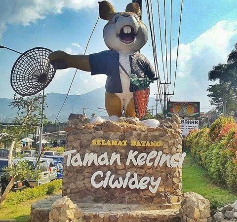 Taman Kelinci Ciwidey, 1. Gunung Tangkuban Perahu, 2. Trans Studio Bandung, 3. Wisata Kawah Putih Ciwidey, 4. Curug Dago di Bandung, 5. Wisata Belanja Pasar Baru di Bandung, 6. Wisata Edukasi Observatorium Bosscha di Bandung, 7. Wisata Alam Danau Situ Patenggang di Bandung, 8. Wisata Air Panas Ciater, 9. Wisata Kampung Gajah di Bandung (Tutup Permanen), 10. Tempat Wisata Kebun Binatang di Bandung, 11. Wisata Rumah Mode Bandung, 12. Wisata Seni Saung Angklung Udjo Di Bandung, 13. Wisata Edukasi Museum Geologi Bandung, 14. Paskal Food Market, 15. Rumah Strawberry Ciwidey, 16. Cihampelas Walk, 17. Museum Konferensi Asia Afrika, 18. Museum Sri Baduga Bandung, 19. Taman Lalu Lintas Ade Irma Suryani, 20. Kolam Renang Karang Setra, 21. Taman Wisata Alam Maribaya, 22. Kawasan Punclut Bandung Utara, 23. Kebun Bunga Cihideung, 24. Tempat Wisata De’Ranch, 25. Wisata Kuliner Floating Market, 26. Perkebunan Teh Rancabali, 27. Wisata Air Panas Ciwalini, 28. Wisata Bumi Perkemahan Ranca Upas, 29. Little Seoul Bandung, 30. Dusun Bambu Lembang, 31. Taman Hutan Raya Ir Djuanda, 32. Curug Upas, 33. Ciwidey Valley Resort, 34. Sendang Kahuripan, 35. Situ Cileunca, 36. Taman Balai Kota, 37. Gunung Puntang, 38. Stone Garden, 39. Chinatown Bandung, 40. Bird Pavilion, 41. Curug Malela, 42. Tebing Keraton, 43. Puncak Bintang, 44. Amazing Art World, 45. Street Gourmet, 46. Curug Cimahi, 47. Tafso Barn, 48. Sanghyang Heuleut, 49. The Great Asia Afrika, 50. Tebing Citatah, 51. Jalan Braga, 52. D’Dieuland, 53. Jembatan Kereta Api Cikudapateuh Ciwidey, 54. Upside Down World Bandung, 55. Orchid Forest Cikole, 56. Kebun Teh Sukawana, 57. Kampoeng Tulip, 58. Kampung Pasir Ipis, 59. Kebun Bunga Begonia, 60. Wisata Grafika Cikole, 61. Pine Forest Camp Lembang, 62. The Lodge Maribaya, 63. Farm House Susu Lembang, 64. Glamping Lakeside, 65. Curug Keraton Cibodas, 66. Curug Layung Lembang, 67. Curug Tilu Leuwi Opat, 68. Jendela Alam, 69. Ciwangun Indah Camp (CIC) Lembang, 70. Taman Miniatur Kereta Api, 71. Lereng Anteng Panoramic Coffee, 72. Gunung Putri Lembang, 73. Kawasan Berkuda Ganesha H Equestrian, 74. Bukit Labyrinth Ganesha H Equestrian, 75. Bukit Pangjebolan Lembang, 76. Argowisata Kawah Rengganis, 77. Pemandian Air Panas Ciwalini, 78. Curug Cipanji Bandung, 79. Wisata Air Curug Tilu, 80. Bukit Jamur Rancabolang Ciwidey, 81. Barusen Hills, 82. Kampung Cai Rancaupas, 83. Bumi Perkemahan Ranca Cangkuang, 84. Cimanggu Hot Spring & Cottage, 85. Taman Kelinci Ciwidey, 86. Danau eMTe Highland Resort, 87. Green Hill Park TWA Cimanggu