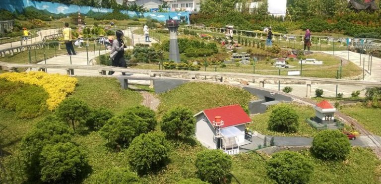 Taman Miniatur Kereta api, 1. Gunung Tangkuban Perahu, 2. Trans Studio Bandung, 3. Wisata Kawah Putih Ciwidey, 4. Curug Dago di Bandung, 5. Wisata Belanja Pasar Baru di Bandung, 6. Wisata Edukasi Observatorium Bosscha di Bandung, 7. Wisata Alam Danau Situ Patenggang di Bandung, 8. Wisata Air Panas Ciater, 9. Wisata Kampung Gajah di Bandung (Tutup Permanen), 10. Tempat Wisata Kebun Binatang di Bandung, 11. Wisata Rumah Mode Bandung, 12. Wisata Seni Saung Angklung Udjo Di Bandung, 13. Wisata Edukasi Museum Geologi Bandung, 14. Paskal Food Market, 15. Rumah Strawberry Ciwidey, 16. Cihampelas Walk, 17. Museum Konferensi Asia Afrika, 18. Museum Sri Baduga Bandung, 19. Taman Lalu Lintas Ade Irma Suryani, 20. Kolam Renang Karang Setra, 21. Taman Wisata Alam Maribaya, 22. Kawasan Punclut Bandung Utara, 23. Kebun Bunga Cihideung, 24. Tempat Wisata De’Ranch, 25. Wisata Kuliner Floating Market, 26. Perkebunan Teh Rancabali, 27. Wisata Air Panas Ciwalini, 28. Wisata Bumi Perkemahan Ranca Upas, 29. Little Seoul Bandung, 30. Dusun Bambu Lembang, 31. Taman Hutan Raya Ir Djuanda, 32. Curug Upas, 33. Ciwidey Valley Resort, 34. Sendang Kahuripan, 35. Situ Cileunca, 36. Taman Balai Kota, 37. Gunung Puntang, 38. Stone Garden, 39. Chinatown Bandung, 40. Bird Pavilion, 41. Curug Malela, 42. Tebing Keraton, 43. Puncak Bintang, 44. Amazing Art World, 45. Street Gourmet, 46. Curug Cimahi, 47. Tafso Barn, 48. Sanghyang Heuleut, 49. The Great Asia Afrika, 50. Tebing Citatah, 51. Jalan Braga, 52. D’Dieuland, 53. Jembatan Kereta Api Cikudapateuh Ciwidey, 54. Upside Down World Bandung, 55. Orchid Forest Cikole, 56. Kebun Teh Sukawana, 57. Kampoeng Tulip, 58. Kampung Pasir Ipis, 59. Kebun Bunga Begonia, 60. Wisata Grafika Cikole, 61. Pine Forest Camp Lembang, 62. The Lodge Maribaya, 63. Farm House Susu Lembang, 64. Glamping Lakeside, 65. Curug Keraton Cibodas, 66. Curug Layung Lembang, 67. Curug Tilu Leuwi Opat, 68. Jendela Alam, 69. Ciwangun Indah Camp (CIC) Lembang, 70. Taman Miniatur Kereta Api, 71. Lereng Anteng Panoramic Coffee, 72. Gunung Putri Lembang, 73. Kawasan Berkuda Ganesha H Equestrian, 74. Bukit Labyrinth Ganesha H Equestrian, 75. Bukit Pangjebolan Lembang, 76. Argowisata Kawah Rengganis, 77. Pemandian Air Panas Ciwalini, 78. Curug Cipanji Bandung, 79. Wisata Air Curug Tilu, 80. Bukit Jamur Rancabolang Ciwidey, 81. Barusen Hills, 82. Kampung Cai Rancaupas, 83. Bumi Perkemahan Ranca Cangkuang, 84. Cimanggu Hot Spring & Cottage, 85. Taman Kelinci Ciwidey, 86. Danau eMTe Highland Resort, 87. Green Hill Park TWA Cimanggu