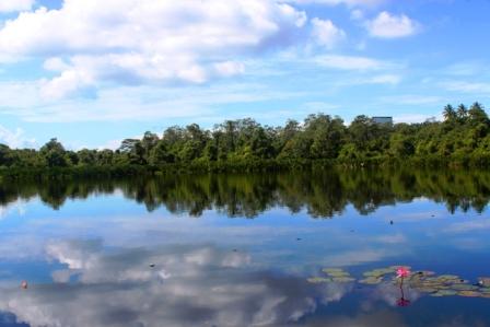Tempat Wisata Danau Dendam Tak Sudah Bengkulu, 1. Pantai Panjang, 2. Tempat Wisata Sejarah Rumah Pengasingan Bung Karno, 3. Tempat Wisata Sejarah Benteng Marlborough Bengkulu, 4. Tempat Wisata Pantai Tapak Paderi Bengkulu, 5. Berwisata ke Kota Curup Bengkulu, 6. Tempat Wisata Danau Dendam Tak Sudah Bengkulu, 7. Tempat Wisata Danau Mas Harun Bastari Bengkulu, 8. Tempat Wisata Sejarah Museum Negeri Bengkulu, 9. Tempat Wisata Alam Bukit Kaba Bengkulu, 10. Berwisata ke Pulau Tikus Bengkulu, 11. Wisata Alam Sungai Air Berau Bengkulu, 12. Wisata ke Habitat Bunga Rafflesia Arnoldii Bengkulu, 13. Tempat Wisata Pantai Teluk Sepang Bengkulu, 14. Berwisata ke Air Terjun Curup, 15. Tempat Wisata Danau Lebong di Bengkulu Tengah, 16. Tempat Wisata Air Terjun Kepala Curup Bengkulu, 17. Tempat Wisata Air Terjun Sindang Kelingi Bengkulu, 18. Tempat Wisata Kebun Teh Bukit Daun Bengkulu, 19. Tempat Wisata Pantai Lais Bengkulu, 20. Tempat Wisata Air Terjun Curug Sembilan Bengkulu, 21. Objek Wisata Danau Gedang Bengkulu, 22. Tempat Wisata pantai Jakat Bengkulu, 23. Objek Wisata Tugu Thomas Parr Bengkulu, 24. Tempat Wisata Taman Hutan Raya Bengkulu, 25. Wisata ke Pusat Makanan Khas Bengkulu, 26. Berwisata ke Kampung Tua Cina Bengkulu, 27. Tempat Wisata Sungai Air Berau Muko-Muko Bengkulu, 28. Pantai Batung Badoro Muko-Muko Bengkulu, 29. Pantai Air Rami Mukomuko Bengkulu, 30. Danau Nibung Mukomuko Bengkulu, 31. Tempat Wisata Pantai Seluma Bengkulu, 32. Air Terjun Tri Muara Karang, 33. Pantai Sungai Suci, 34. Suban Air Panas Curup, 35. Danau Biru, 36. Pantai Padang Betuah, 37. Curug Mingga, 38. Air Terjun Suban, 39. Pantai Manula, 40. Pantai Linau, 41. Goa Kacamata, 42. Lubuk Sepit Kancing, 43. Pulau Enggano, 44. Arung Jeram Sungai Ketahun, 45. Pantai Bengkenang, 46. Air Terjun Singkai