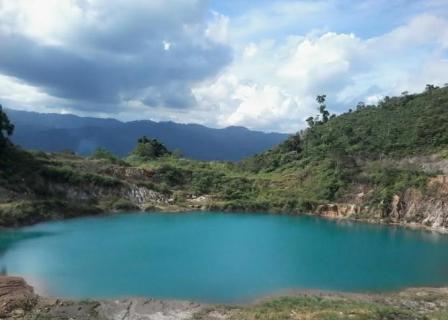 Tempat Wisata Danau Lebong di Bengkulu Tengah, 1. Pantai Panjang, 2. Tempat Wisata Sejarah Rumah Pengasingan Bung Karno, 3. Tempat Wisata Sejarah Benteng Marlborough Bengkulu, 4. Tempat Wisata Pantai Tapak Paderi Bengkulu, 5. Berwisata ke Kota Curup Bengkulu, 6. Tempat Wisata Danau Dendam Tak Sudah Bengkulu, 7. Tempat Wisata Danau Mas Harun Bastari Bengkulu, 8. Tempat Wisata Sejarah Museum Negeri Bengkulu, 9. Tempat Wisata Alam Bukit Kaba Bengkulu, 10. Berwisata ke Pulau Tikus Bengkulu, 11. Wisata Alam Sungai Air Berau Bengkulu, 12. Wisata ke Habitat Bunga Rafflesia Arnoldii Bengkulu, 13. Tempat Wisata Pantai Teluk Sepang Bengkulu, 14. Berwisata ke Air Terjun Curup, 15. Tempat Wisata Danau Lebong di Bengkulu Tengah, 16. Tempat Wisata Air Terjun Kepala Curup Bengkulu, 17. Tempat Wisata Air Terjun Sindang Kelingi Bengkulu, 18. Tempat Wisata Kebun Teh Bukit Daun Bengkulu, 19. Tempat Wisata Pantai Lais Bengkulu, 20. Tempat Wisata Air Terjun Curug Sembilan Bengkulu, 21. Objek Wisata Danau Gedang Bengkulu, 22. Tempat Wisata pantai Jakat Bengkulu, 23. Objek Wisata Tugu Thomas Parr Bengkulu, 24. Tempat Wisata Taman Hutan Raya Bengkulu, 25. Wisata ke Pusat Makanan Khas Bengkulu, 26. Berwisata ke Kampung Tua Cina Bengkulu, 27. Tempat Wisata Sungai Air Berau Muko-Muko Bengkulu, 28. Pantai Batung Badoro Muko-Muko Bengkulu, 29. Pantai Air Rami Mukomuko Bengkulu, 30. Danau Nibung Mukomuko Bengkulu, 31. Tempat Wisata Pantai Seluma Bengkulu, 32. Air Terjun Tri Muara Karang, 33. Pantai Sungai Suci, 34. Suban Air Panas Curup, 35. Danau Biru, 36. Pantai Padang Betuah, 37. Curug Mingga, 38. Air Terjun Suban, 39. Pantai Manula, 40. Pantai Linau, 41. Goa Kacamata, 42. Lubuk Sepit Kancing, 43. Pulau Enggano, 44. Arung Jeram Sungai Ketahun, 45. Pantai Bengkenang, 46. Air Terjun Singkai