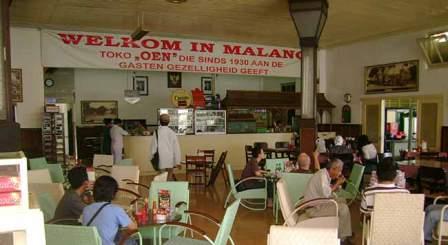 Tempat Wisata Kuliner Es Krim Legendaris di Toko Oen Malang, 1. Wisata Pantai Batu Bengkung Malang, 2. Wisata Batu Night Spectacular (BNS) Malang, 3. Wisata Jatim Park 1, 4. Wahana Wisata Jatim Park 2 Malang, 5. Alun-alun kota Malang, 6. Wisata Petik Apel Malang, 7. Masjid Tiban Malang, 8. Wisata Alam Air Terjun Coban Rondo Malang, 9. Wahana Wisata Eco Green Park Malang, 10. Wisata Museum Angkut Malang, 11. Wisata Pulau Sempu Malang, 12. Wisata Pantai Balekambang Malang, 13. Objek Wisata Bendungan Karangkates Malang, 14. Wahana Wisata Wendit Water Park Malang, 15. Tempat wisata Alam Selecta Malang, 16. Objek Wisata Agrowisata Wonosari Malang, 17. Wahana Wisata Taman Rekreasi Sengkaling Malang, 18. Wisata Kuliner dan Edukasi di Inggil Museum Resto Malang, 19. Wisata Alam Menikmati Kecantikan Alam Ala Omah kayu Malang, 20. Objek Wisata Uji Adrenalin Wisata Paralayang Malang, 21. Wisata Alam 7 Air Terjun Sumber Pitu Malang, 22. Berwisata Menikmati Keperawanan Pantai Sipelot Malang, 23. Tempat Wisata Edukasi Museum Kesehatan Jiwa Malang, 24. Wisata Alam Sumber Air Krabyakan Malang, 25. Wisata Pantai Ngliyep nan Indah di Malang, 26. Wisata Sejarah di Museum D’Topeng Malang, 27. Objek Wisata Panen Madu di Agro Tawon Rimba Raya Malang, 28. Wisata Sejarah Gerbong Maut di Museum Brawijaya Malang, 29. Wisata Edukasi Museum Malang Tempo Doeloe, 30. Objek Wisata Pemandian Air Panas Cangar Batu Malang, 31. Objek Wisata Secret zoo Kebun Binatang Batu Malang, 32. Tempat Wisata Kuliner Es Krim Legendaris di Toko Oen Malang, 33. Mata Air Sumber Sirah, 34. Coban Nirwana atau Coban Mbok Karimah, 35. Pemandian Kalireco Lawang, 36. Teluk Bidadari, 37. Banyu Anjlok, 38. Wisata Tubing Wringinanom, 39. Coban Tundo, 40. Pantai Kedung Celeng, 41. Air Terjun Coban Pelangi, 42. Gua Lo Bangi, 43. Ndayung Rafting, 44. Waduk Selorejo Malang, 45. Pantai Tiga Warna Malang, 46. Teluk Kletekan Malang, 47. Pantai Lenggoksono Malang, 48. Pantai Bajul Mati Malang, 49. Jawa Timur Park 3, 50. Kampung Warna Warni Jodipan, 51. Candi Badut, 51. Sumber Jenon, 52. Wisata Pujon Kidul, 53. Pantai Sendang Biru, 54. Hawai Waterpark, 55. Pura Luhur Giri Arjuno, 56. Museum Tubuh, 57. Kusuma Waterpark, 58. Candi Songgoriti, 59. Taman Singha Merjosari, 60. Taman Kelinci, 61. Candi Singosari, 62. Pura Luhur Giri Arjuno, 63. Masjid Agung Malang, 64. Masjid Annur Batu, 65. Coban Rais, 66. River Tubing di Sungai Amprong, 67. Sumber Maron, 68. Coban Jahe, 69. Coban Talun, 70. Coban Parang Tejo, 71. Coban Gintung, 72. Coban Sewu, 73. Coban Putri, 74. Rafting Kaliwatu, 75. Sumber Taman, 76. Bukit Bulu, 77. De Tjangkul Batu, 78. Taman Labirin Coban Rondo, 79. Bukit Binglis, 80. Bukit Cinta, 81. Bukit Bintang, 82. Bukit Teletubbies, 83. Bukit Asmoro, 84. Bukit Budug Asu, 85. Pantai Banyu Meneng, 86. Pantai Selok, 87. Pantai Sendiki, 88. Pantai Goa Cina, 89. Pantai Sendang Biru, 90. Pantai Watu Leter, 91. Pantai Wedi Awu, 92. Pantai Jonggring Saloko, 93. Pantai Wedi Putih, 94. Pantai Bangsong, 95. Pantai Teluk Asmoro, 96. Pantai Telok, 97. Pantai Parang Dowo, 98. Pantai Jolangkung, 99. Pantai Tomen