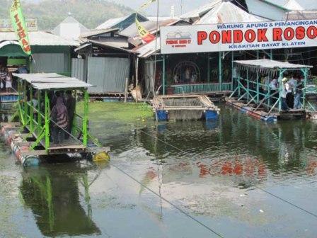 Tempat Wisata Kuliner Warung Apung Rowo Jombor Klatenq, 1. Tempat Wisata Sejarah Candi Prambanan Klaten, 2. Tempat Wisata Air Umbul Ponggok Klaten, 3. Obyek Wisata Mata Air Cokro Tulung Klaten, 4. River Boarding di Kali Pusur Klaten, 5. Obyek Wisata Air Umbul Jolotundo Klaten, 6. Obyek Wisata Air Lepen Kencana Klaten, 7. Objek Wisata Air Umbul Kapilaler Klaten, 8. Wahana Liburan Galuh Tirto Nirmolo Klaten, 9. Tempat Wisata Kuliner Warung Apung Rowo Jombor Klaten, 10. Tempat Wisata Sejarah Candi Merak Klaten, 11. Wisata Museum Gula Gondang Winangoen Klaten, 12. Wisata Budaya Perajin tanduk kerbau Keprabon Klaten, 13. Tempat Wisata Alam Puncak Clongop Klaten, 14. Tempat Wisata Sejarah Candi Lumbung Klaten, 15. Tempat Wisata Sejarah Candi Sewu Klaten, 16. Ziarah ke Makam Sunan Pandanaran Klaten, 17. Candi Plaosan, 18. Taman Lampion Klaten, 19. Deles Indah, 20. Pemandian Lumban Tirto, 21. Umbul Manten, 22. Candi Sojiwan, 23. Umbul Tirto Mulyono dan Tirto Mulyani, 24. Hutan Kota Gergunung, 25. Candi Bubrah, 26. Candi Gana, 27. Kebun Rambutan Desa Tulung, 28. Bukit Sidoguro, 29. Bukit Petung, 30. Taman 1000 Pelangi, 31. Gunung Watu Prahu, 32. Agrowisata Bonsai, 33. Taman Kamboja Klaten, 34. Umbul Nilo, 35. Umbul Gedaren, 36. Embung Tirto Mulyo, 37. Curug Indah Tegalrejo, 38. Sendang Gemuling, 39. Wisata Kali Talang, 40. Taman Bunga Kebon Asri, 41. Bukit Cinta Klaten