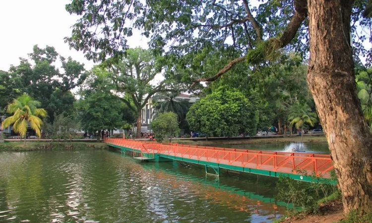 Tempat Wisata Keluarga Kembang Iwak Family Park di Palembang, 1. Obyek Wisata Jembatan Ampera dan Sungai Musi di Palembang, 2. Tempat Wisata Religi Masjid Cheng Hoo Palembang, 3. Obyek Wisata Bukit Siguntang di Palembang, 4. Tempat Wisata Sejarah Museum Sultan Mahmud Badaruddin II Palembang, 5. Tempat Wisata Sejarah Benteng Kuto Besak di Palembang, 6. Wisata Religi Masjid Agung Sultan Mahmud Badaruddin I Palembang, 7. Objek Wisata Gedung Kantor Walikota Palembang, 8. Tempat Wisata Keluarga Kembang Iwak Family Park di Palembang, 9. Tempat Wisata Alam Hutan Punti Kayu di Palembang, 10. Tempat Wisata Sejarah Taman Purbakala Kerajaan Sriwijaya di Palembang, 11. Tempat Wisata Kuliner Kampung Kapitan di Palembang, 12. Objek Wisata Monumen perjuangan rakyat Palembang, 13. Obyek Wisata Pulau Kemaro di Palembang, 14. Tempat Wisata Alam Air Terjun Lematang Indah , 15. Obyek Wisata Gunung Dempo, 16. Tempat Wisata Alam Air Terjun Bidadari di Lahat, 17. Obyek Wisata Alam Air Terjun Maung (Curup Maung), 18. Tempat Wisata Kuliner Terkenal Martabak HAR di Palembang, 19. Tempat Wisata Kuliner Pempek Candy di Palembang, 20. Tempat Wisata Kuliner Pempek SAGA di Palembang, 21. Arung Jeram Sungai Manna, 22. Waterboom OPI Jakabaring, 23. The Amanzi Waterpark CitraGrand City, 24. Fantasy Island Palembang, 25. Danau Ranau, 26. Kolam Renang Lumban Tirta, 27. Museum Negeri Balaputra Dewa, 28. Kampung Arab Palembang, 29. Rumah Rakit Sungai Musi, 30. Palembang Bird Park, 31. Pelabuhan Tanjung Api-Api, 32. Masjid Lawang Kidul, 33. Tangga 2001, 34. Tugu Belido, 35. Kopi Roda, 36. Bayt Al-Quran Raksasa, 37. Sungai Gerong, 38. Goa Putri, 39. Sekanak Sidewalk, 40. Danau OPI, 41. Museum Tekstil Palembang, 42. Waterpark Danau Tanah Mas, 43. Taman Pelangi, 44. Bukit Golf, 45. Klenteng Chandra Nadi, 46. G Art Studio, 47. Pulau Maspari, 48. Gelora Sriwijaya, 49. Warung Apung Sungai Musi, 50. Air Terjun Kematang Indah, 51. Kebun Teh Dempo