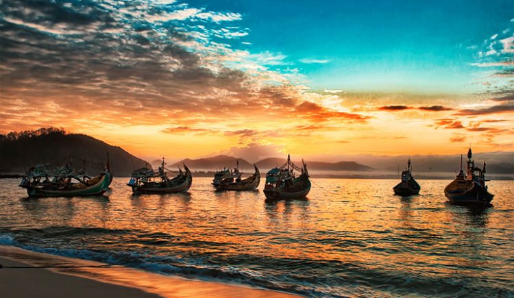 Tempat Wisata Pantai Puger di Jember, 1. Tempat Wisata Pantai Pasir Putih Malikan (Papuma) Jember, 2. Tempat Wisata Pantai Watu Ulo Jember, 3. Tempat Wisata Keluarga Pantai Bandealit di Jember, 4. Tempat Wisata Pantai Puger di Jember, 5. Obyek Wisata Keluarga Tiara Waterpark di Jember, 6. Objek Wisata Keluarga Pemandian Kebon Agung di Jember, 7. Tempat Wisata Edukasi Taman Botani Jember, 8. Wahana Liburan Seru Waterboom Niagara di Jember, 9. Destinasi Wisata Populer Kawasan Puncak Rembangan di Jember, 10. Tempat Wisata Alam Air Terjun Tancak di Jember, 11. Tujuan Wisata Keluarga Pemandian Patemon di Jember, 12. Tempat Wisata Sejarah Situs Duplang di Jember, 13. Obyek Wisata Pantai Paseban di Jember, 14. Obyek Wisata Pemandian Rembangan di Jember, 15. Obyek Wisata Menarik Loko Lori di Jember, 16. Tempat Wisata Alam Air Terjun Antrokan di Jember, 17. Kafe Kolong di Jember, 18. Obyek Wisata Bedadung di Jember (Sudah Tutup), 19. Wisata ke Perkebunan Teh Gunung Gambir di Jember, 20. Obyek Wisata Pemandian Oleng Sibutong di jember, 21. Kimo Swimming Pool, 22. Air Terjun Manggisan, 23. Air Terjun Sumber Salak, 24. Pantai Payangan, 25. Pantai Rowo Cangak, 26. Pantai Teluk Love, 27. Agrowisata Tembakau, 28. Wisata Agro Glantangan, 29. Dira Park, 30. Agrowisata Mumbul Garden Jember, 31. Taman Nasional Meru Betiri, 32. Museum Tembakau Jember, 33. Pabrik Kopi Gumitir Jember, 34. Pulau Nusa Barong Jember, 35. Agrowisata Kopi dan Kakao, 36. Air Terjun Watu Ombo, 37. Air Terjun Lereng Raung, 38. Air Terjun Sumber Salak, 39. Taman Galaxy, 40. Bukit SJ 88, 41. Air Terjun Mandigu, 42. Goa Jepang