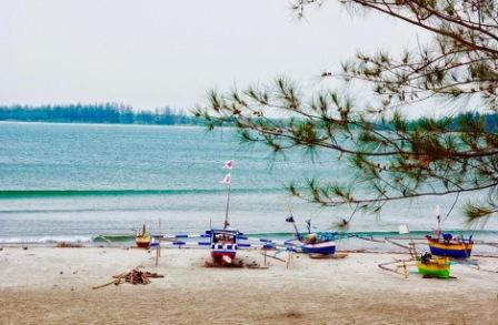 Tempat Wisata Pantai Tapak Paderi Bengkulu, 1. Pantai Panjang, 2. Tempat Wisata Sejarah Rumah Pengasingan Bung Karno, 3. Tempat Wisata Sejarah Benteng Marlborough Bengkulu, 4. Tempat Wisata Pantai Tapak Paderi Bengkulu, 5. Berwisata ke Kota Curup Bengkulu, 6. Tempat Wisata Danau Dendam Tak Sudah Bengkulu, 7. Tempat Wisata Danau Mas Harun Bastari Bengkulu, 8. Tempat Wisata Sejarah Museum Negeri Bengkulu, 9. Tempat Wisata Alam Bukit Kaba Bengkulu, 10. Berwisata ke Pulau Tikus Bengkulu, 11. Wisata Alam Sungai Air Berau Bengkulu, 12. Wisata ke Habitat Bunga Rafflesia Arnoldii Bengkulu, 13. Tempat Wisata Pantai Teluk Sepang Bengkulu, 14. Berwisata ke Air Terjun Curup, 15. Tempat Wisata Danau Lebong di Bengkulu Tengah, 16. Tempat Wisata Air Terjun Kepala Curup Bengkulu, 17. Tempat Wisata Air Terjun Sindang Kelingi Bengkulu, 18. Tempat Wisata Kebun Teh Bukit Daun Bengkulu, 19. Tempat Wisata Pantai Lais Bengkulu, 20. Tempat Wisata Air Terjun Curug Sembilan Bengkulu, 21. Objek Wisata Danau Gedang Bengkulu, 22. Tempat Wisata pantai Jakat Bengkulu, 23. Objek Wisata Tugu Thomas Parr Bengkulu, 24. Tempat Wisata Taman Hutan Raya Bengkulu, 25. Wisata ke Pusat Makanan Khas Bengkulu, 26. Berwisata ke Kampung Tua Cina Bengkulu, 27. Tempat Wisata Sungai Air Berau Muko-Muko Bengkulu, 28. Pantai Batung Badoro Muko-Muko Bengkulu, 29. Pantai Air Rami Mukomuko Bengkulu, 30. Danau Nibung Mukomuko Bengkulu, 31. Tempat Wisata Pantai Seluma Bengkulu, 32. Air Terjun Tri Muara Karang, 33. Pantai Sungai Suci, 34. Suban Air Panas Curup, 35. Danau Biru, 36. Pantai Padang Betuah, 37. Curug Mingga, 38. Air Terjun Suban, 39. Pantai Manula, 40. Pantai Linau, 41. Goa Kacamata, 42. Lubuk Sepit Kancing, 43. Pulau Enggano, 44. Arung Jeram Sungai Ketahun, 45. Pantai Bengkenang, 46. Air Terjun Singkai