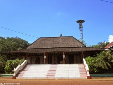 Tempat Wisata Religi Masjid Mantingan di Jepara, 1. Pantai Bandengan (Pantai Tirto Samudro), 2. Wisata Karimun Jawa , 3. Pantai Kartini, 4. Benteng Portugis , 5. Museum R.A. Kartini , 6. Jepara Ocean Park, 7. Air Terjun Songgolangit, 8. Pantai Teluk Awur , 9. Pantai Blebak Jepara, 10. Pantai Gua Manik, 11. Pantai Ombak Mati, 12. Pantai Pungkruk, 13. Tiara Park Waterbom, 14. Pantai Empu Rancak, 15. Taman Kerang, 16. Bukit Bejagan, 17. Air Terjun Banyu Anjlok, 18. Air Terjun Setatah, 19. Air Terjun Dong Paso, 20. Akar Seribu Plajan, 21. Puncak Distoroto, 22. Hutan Wisata Sreni Indah, 23. Bukit Ragas, 24. Puncak Jehan, 25. Pantai Punuk Sapi, 26. Air Terjun Gembong, 27. Hutan Pinus Setro Batealit, 28. Pantai Tegalsambi, 29. Air Terjun Sumenep, 30. Pulau Panjang, 31. PANTAI PRAWEHAN, 32. Pantai Kampung Prau, 33. Rainbow Adventure Park Jepara, 34. Pertapaan Ratu Kalinyamat , 35. Air Terjun Jurang Nganten, 36. Pulau Mandalika Jepara, 37. Wisata Danau Blingoh, 38. Wisata Religi Masjid Mantingan , 39. Air Terjun Grinjingan Dowo, 40. Goa Tritip, 41. Wisata Sejarah ke Candi Bubrah, 42. Kampung Batik Kembangmulyo
