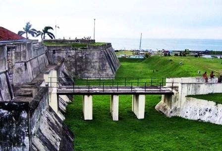 Tempat Wisata Sejarah Benteng Marlborough Bengkulu, 1. Pantai Panjang, 2. Tempat Wisata Sejarah Rumah Pengasingan Bung Karno, 3. Tempat Wisata Sejarah Benteng Marlborough Bengkulu, 4. Tempat Wisata Pantai Tapak Paderi Bengkulu, 5. Berwisata ke Kota Curup Bengkulu, 6. Tempat Wisata Danau Dendam Tak Sudah Bengkulu, 7. Tempat Wisata Danau Mas Harun Bastari Bengkulu, 8. Tempat Wisata Sejarah Museum Negeri Bengkulu, 9. Tempat Wisata Alam Bukit Kaba Bengkulu, 10. Berwisata ke Pulau Tikus Bengkulu, 11. Wisata Alam Sungai Air Berau Bengkulu, 12. Wisata ke Habitat Bunga Rafflesia Arnoldii Bengkulu, 13. Tempat Wisata Pantai Teluk Sepang Bengkulu, 14. Berwisata ke Air Terjun Curup, 15. Tempat Wisata Danau Lebong di Bengkulu Tengah, 16. Tempat Wisata Air Terjun Kepala Curup Bengkulu, 17. Tempat Wisata Air Terjun Sindang Kelingi Bengkulu, 18. Tempat Wisata Kebun Teh Bukit Daun Bengkulu, 19. Tempat Wisata Pantai Lais Bengkulu, 20. Tempat Wisata Air Terjun Curug Sembilan Bengkulu, 21. Objek Wisata Danau Gedang Bengkulu, 22. Tempat Wisata pantai Jakat Bengkulu, 23. Objek Wisata Tugu Thomas Parr Bengkulu, 24. Tempat Wisata Taman Hutan Raya Bengkulu, 25. Wisata ke Pusat Makanan Khas Bengkulu, 26. Berwisata ke Kampung Tua Cina Bengkulu, 27. Tempat Wisata Sungai Air Berau Muko-Muko Bengkulu, 28. Pantai Batung Badoro Muko-Muko Bengkulu, 29. Pantai Air Rami Mukomuko Bengkulu, 30. Danau Nibung Mukomuko Bengkulu, 31. Tempat Wisata Pantai Seluma Bengkulu, 32. Air Terjun Tri Muara Karang, 33. Pantai Sungai Suci, 34. Suban Air Panas Curup, 35. Danau Biru, 36. Pantai Padang Betuah, 37. Curug Mingga, 38. Air Terjun Suban, 39. Pantai Manula, 40. Pantai Linau, 41. Goa Kacamata, 42. Lubuk Sepit Kancing, 43. Pulau Enggano, 44. Arung Jeram Sungai Ketahun, 45. Pantai Bengkenang, 46. Air Terjun Singkai