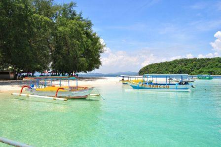 Tempat Wisata Terindah Gili Nanggu Lombok, 1. Gunung Rinjani Lombok, 2. Wisata Pantai Kuta Lombok, 3. Wisata Desert Point (Bangko-Bangko) Lombok, 4. Gili Kondo, 5. Wisata Pantai Senggigi Lombok, 6. Wisata Gili Air, Gili Meno, dan Gili Trawangan di Lombok, 7. Pantai Tanjung Aan, 8.  Pantai Tanjung Bloam, 9. Tempat Wisata Pantai Selong Belanak Lombok, 10. Sade Village, 11. Pantai Sekotong , 12. Air Terjun Sandang Gile , 13. Gili Nanggu Lombok, 14. Objek Wisata Batu Bolong, 15. Objek Wisata Batu Layar , 16. Narmada Park, 17. Pink Beach Lombok, 18. Gili Lampu Lombok Timur, 19. Bukit Malimbu , 20. Gili Kedis, 21. Lingkoq Datu, Pantai Penyisok, 22. Bukit Pergasingan, 23. Pantai Semeti, 24. Air Terjun Mangku Sakti, 25. Air Terjun Benang Kelambu, 26. Air Terjun Tiu Kelep, 27. Tanjung Poki, 28. Pantai Nambung, 29. Taman Wisata Alam Gunung Tunak, Pemandangan Samudera di atas Bukit Hijau, 30. Rinjani Lodge, 31. Pantai Tebing, 32. Sumber Air Panas Aik Kalak, 33. Danau Segara Anak, 34. Pantai Mawun Lombok, 35. Pantai Seger, 36. Pantai Surga, 37. Tanjung Ringgit, 38. Gili Sulat dan Gili Lawang, 39. Pantai Sire, 40. Air Terjun Penimbungan: Surga Tersembunyi di Torean, 41. Jembatan Gantung Kuno: Peninggalan Jaman Penjajahan Belanda yang berumur 84 Tahun, 42. Taman Wisata Pusuk Sembalun: Mengagumi Pemandangan Gunung Rinjani yang Megah, 43. Pantai Setangi: Villa Hantu yang Mendebarkan, 44. Batu Payung, Tanjung Aan: Monumen Alam yang Berdiri Kokoh di Tepi Pantai, 45. Bau Nyale: Tempat Perayaan Festival Legendaris, 46. Desa Bayan Sasak: Menyelami Kehidupan 5000 tahun SM, 47. Ashtari Lounge and Kitchen: Menyantap Makanan di Puncak Bukit, 48. Artati Lombok Bungalow and Restaurant , 49. Bertenun Tradisional di Desa Sukarara, 50. Bask Nest: Menjelajahi Dunia Bawah Laut yang Artistik, 51. Gua Bangkang: Suasana Dramatis di Tepi Pantai