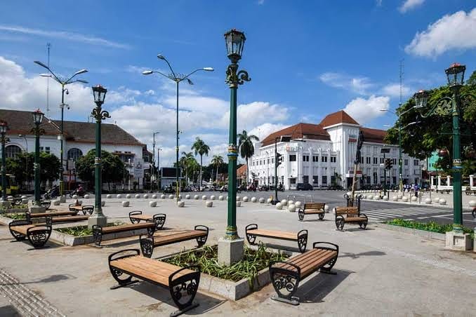 Titik Kilometer 0 Jogja, 1. Wisata Candi Prambanan, 2. Wisata Air Terjun Sri Gethuk, 3. Curug Indah Tegalrejo, 4. Pasar Beringharjo, 5. Sindu Kusuma Edupark (SKE), 6. Tugu Jogja, 7. Museum Benteng Vredeburg, 8. Taman Pintar Yogyakarta, 9. Gumuk Pasir Parangkusumo, 10. The Lost World Castle, 11. Wisata Istana Ratu Boko, 12. Pantai Pok Tunggal, 13. Pantai Parangtritis, 14. Pantai Baron, 15. Pantai Siung, 16. Pabrik Gula Madukismo, 17. Museum Mini Sisa Hartaku, 18. Museum Affandi, 19. Museum Sonobudoyo Siung, 20. Wisata Kotagede , 21. Keraton Ngayogyakarta Hadiningrat, 22. Kebun Binatang Gembira Loka, 23. Jalan Malioboro, 24. Kampung Wisata Taman Sari, 25. Hutan Pinus Mangunan, 26. Kebun Buah Mangunan Jogja, 27. Pantai Timang, 28. Wisata Goa Selarong, 29. Wisata Alam Kalibiru, 30. Cave Tubing di Goa Pindul, 31. Candi Sambisari, 32. Wisata Candi Plaosan, 33. “Cahaya Surga” di Gua Jomblang, 34. Bukit Parang Endog, 35. Bukit Bintang Jogja, 36. Pantai Indrayanti, 37. Pantai Jogan, 38. Pantai Sundak, 39. Pantai Krakal, 40. Goa Gelatik, 41. Cave Tubing Kalisuci, 42. Pantai Sadranan, 43. The World Landmarks Merapi Park, 44. Transmart Carrefour Maguwo, 45. Pantai Nglambor , 46. Jogja Bay Waterpark (Tutup Sementara), 47. Kebun Teh Nglinggo Jogja, 48. Tebing Breksi, 49. Wisata Hutan Mangrove Wana Tirta, 50. Taman Nasional Gunung Merapi, 51. Jurang Tembelan, 52. Gunung Api Purba Nglanggeran, 53. Candi Ijo D.I. Yogyakarta, 54. Alun-alun Kidul, Jogja, 55. Taman Pelangi Monjali, 56. Jalan Prawirotaman, 57. Titik Nol Yogyakarta, 58. Taman Budaya Yogyakarta, 59. Ekowisata Sungai Mudal, 60. Pojok Beteng, 61. HeHa Sky View, 62. HeHa Ocean View, 63. Tumpeng Menoreh, 64. Rumah Jembarati (Tutup), 65. Studio Alam Glampong, 66. Bukit Panguk Kediwung, 67. Curug Pulosari, 68. Seribu Batu Songgo Langit, 69. Embung Langensari, 70. Pantai Ngrawe (MESRA)