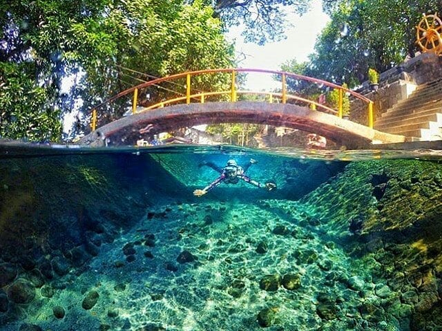 Umbul Cokro Tulung, 1. Grojogan Sewu Tawangmangu, 2. Pandawa Water World Solo Baru, 3. Taman Balekambang, 4. Keraton Surakarta, 5. Wisata Tugu Lilin di Solo , 6. Air Terjun Jumog, 7. Taman Sriwedari, 8. Kampoeng Batik Kauman, 9. Pasar Klewer, 10. Tempat Wisata di Solo – Museum Manusia Purba Sangiran, 11. Tempat Wisata di Solo – Pura Mangkunegaran, 12. Monumen Pers, 13. Galabo Solo, 14. Tempat Wisata di Solo – Kebun Binatang Taru Jurug, 15. Ngarsopuro Night Market Solo, 16. Alun-Alun Kidul Surakarta, 17. Tempat Wisata di Solo – Dalem Kalitan, 18. Tempat Wisata di Solo – Taman Cerdas, 19. Masjid Al-Wustho Mangkunegaran, 20. Bendungan Karet Tirtonadi, 21. The Heritage Palace, 22. Lokananta Recording Audio & Video Cassette, 23. Trans Studio Mini Solo, 24. Museum Batik Danar Hadi, 25. Loji Gandrung, 26. Museum Radya Pustaka, 27. Pasar Antik Triwindu, 28. Benteng Vastenburg Fort, 29. Agrowisata Amanah, Karanganyar, 30. Agrowisata Sondokoro, Karanganyar, 31. Bukit Hope, Karanganyar (Tutup), 32. Bumi Perkemahan Sekipan, Karanganyar, 33. Candi Cetho, Karanganyar, 34. Candi Sukuh, Karanganyar, 35. Edupark Intan Pari, Karanganyar, 36. Kebun Strawberry, Karanganyar, 37. Paralayang Segoro Gunung, Karanganyar, 38. Rumah Pohon Banyu Anyep (Tutup), 39. Taman Bintang Kemuning, Ngargoyoso, Karanganyar, 40. Telaga Madirda, Karanganyar, 41. Bukit Cumbri, Wonogiri, 42. Gantole Wonogiri, 43. Batu Seribu, Sukoharjo, 44. Bendungan Colo, Sukoharjo, 45. Gardu Pandang Bukit Batur Suroteleng, 46. Bukit Gancik, 47. Tretes Taman Tani (Tutup), 48. De Tjolomadoe, 49. Rumah Atsiri Indonesia, 50. Pantai Karang Payung, 51. Tumurun Private Museum, 52. River Moon Pusur, 53. Museum R Hamong Wardoyo, 54. Sepur Kluthuk Jaladara, 55. Koridor Singosaren, 56. Ndalem Gondosuli, 57. Grojogan Selondo, 58. Taman Hutan Rakyat Ngargoyoso, 59. Candi Plaosan, 60. Umbul Ponggok, 61. Umbul Cokro Tulung, 62. Omah Jungkir, 63. Telaga Biru, 64. Randubang, 65. Pasar Gede Hardjonagoro, 66. Solo Grand Mall, 67. Pusat Grosir Solo, 68. Taman Bunga Bono, Klaten, 69. Umbul Kapilaler, Klaten, 70. Bukit Gancik, Selo, Boyolali, 71. Lembah Gunung Madu, Boyolali, 72. Objek Wisata Tlatar, Boyolali, 73. Obyek Wisata Air Cokro, 74. Museum Samanhudi, 75. Air Terjun Parang Ijo, 76. Museum Keris, 77. Vihara Dhamma Sundara
