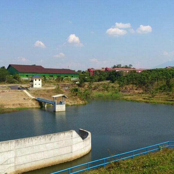Waduk Diponegoro via Foursquare, 1. Wisata Pantai Maron, 2. Wisata Lawang Sewu di Semarang, 3. Kampoeng Wisata Taman Lele di Semarang, 4. Wisata Pantai Marina, 5. Wisata Pantai Tirang di Semarang, 6. Berwisata di Masjid Agung Jawa Tengah (MAJT), 7. Wisata Air Terjun Kali Pancur di Semarang, 8. Wisata Pagoda Buddhagaya Watugong di Semarang, 9. Taman Rekreasi Wonderia di Semarang, 10. Wisata Curug Benowo di Semarang, 11. Wisata Goa Kreo Semarang, 12. Wisata Sam Poo Kong, 13. Wisata Museum Ronggowarsito, 14. Berwisata ke Kota Lama Semarang, 15. Berwisata ke Komplek Pecinan Semarang, 16. Jalan Pahlawan Semarang, 17. Pasar Rakyat Simpang Lima, 18. Wisata Hutan Tinjomoyo di Semarang, 19. Wisata Kebun Binatang Mangkang di Semarang, 20. Wisata Tugu Muda, 21. Wisata Museum Mandala Bakti di Semarang, 22. Wisata Bukit Gombel di Semarang, 23. Wisata Water Blaster Bukit Candi Golf di Semarang, 24. Wisata Stasiun Tawang di Semarang, 25. Wisata ke Masjid Menara (Layur) di Semarang, 26. Wisata ke BSB (Bukit Semarang Baru), 27. Maerokoco Semarang, 28. Wisata Taman KB (wisata kuliner) di Semarang, 29. Wisata Brown Canyon, 29. Jalan Pandanaran (pusat jajanan semarang), 30. Wisata Keluarga New Bandungan Indah Waterpark, 31. Museum Muri di Semarang, 33. Candi Gedong Songo + Pemandian Air Panas, 34. Kebun Teh Medini di Semarang , 35. Air terjun + Pemandian Air Panas Gonoharjo, 36. Curug Lawe di Semarang, 37. Kebun Karet BSB di Semarang, 38. Wisata Gelora Jati Diri di Semarang, 39. Kebun Buah Boja, 40. Tempat Wisata Taman Unyil Ungaran, 41. Pemancingan Baron, 42. Umbul Sidomukti, 43. Lembah Kalipancur, 44. Waduk Diponegoro, 45. Saloka Theme Park, 46. Masjid Kapal Semarang, 47. Taman Bunga Bandungan, 48. Flower Farm Setiya Aji, 49. Kebun Durian Semarang, 50. Watu Gunung Ungaran, 51. Air Terjun Semirang, 52. Pura Agung Giri Natha, 53. Semarang Gallery, 54. Kampung Batik, 55. Kampung Tematik Jawi, 56. Kampoeng Kopi Banaran, 58. Taman Djamoe Indonesia, 59. Old City 3D Trick Art Museum, 60. Goa Rong View, 61. Jembatan Biru Ambarawa, 62. La Kana Chapel, 63. Gereja Blenduk, 64. Museum Satria, 65. Semarang Fair (PRPP), 66. Hutan Penggaron, 67. Hutan Mangrove, 68. Pasar Johar disaat Dugderan, 69. Wisata Kuliner Lumpia Semarang, 70. Pondok Kopi Sidomukti Ungaran, 71. Wisata Susan SPA Bandungan, 72. Jembatan Harapan, 73. Hutan Pinus, 74. Kamu Pecinta Sambal? Cobain ke Waroeng Kaligarong!