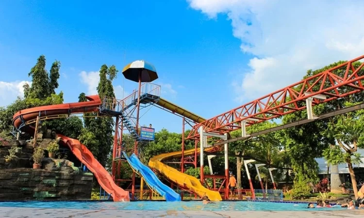 Wahana Liburan Galuh Tirto Nirmolo Klaten via IG @wisatajateng, 1. Tempat Wisata Sejarah Candi Prambanan Klaten, 2. Tempat Wisata Air Umbul Ponggok Klaten, 3. Obyek Wisata Mata Air Cokro Tulung Klaten, 4. River Boarding di Kali Pusur Klaten, 5. Obyek Wisata Air Umbul Jolotundo Klaten, 6. Obyek Wisata Air Lepen Kencana Klaten, 7. Objek Wisata Air Umbul Kapilaler Klaten, 8. Wahana Liburan Galuh Tirto Nirmolo Klaten, 9. Tempat Wisata Kuliner Warung Apung Rowo Jombor Klaten, 10. Tempat Wisata Sejarah Candi Merak Klaten, 11. Wisata Museum Gula Gondang Winangoen Klaten, 12. Wisata Budaya Perajin tanduk kerbau Keprabon Klaten, 13. Tempat Wisata Alam Puncak Clongop Klaten, 14. Tempat Wisata Sejarah Candi Lumbung Klaten, 15. Tempat Wisata Sejarah Candi Sewu Klaten, 16. Ziarah ke Makam Sunan Pandanaran Klaten, 17. Candi Plaosan, 18. Taman Lampion Klaten, 19. Deles Indah, 20. Pemandian Lumban Tirto, 21. Umbul Manten, 22. Candi Sojiwan, 23. Umbul Tirto Mulyono dan Tirto Mulyani, 24. Hutan Kota Gergunung, 25. Candi Bubrah, 26. Candi Gana, 27. Kebun Rambutan Desa Tulung, 28. Bukit Sidoguro, 29. Bukit Petung, 30. Taman 1000 Pelangi, 31. Gunung Watu Prahu, 32. Agrowisata Bonsai, 33. Taman Kamboja Klaten, 34. Umbul Nilo, 35. Umbul Gedaren, 36. Embung Tirto Mulyo, 37. Curug Indah Tegalrejo, 38. Sendang Gemuling, 39. Wisata Kali Talang, 40. Taman Bunga Kebon Asri, 41. Bukit Cinta Klaten