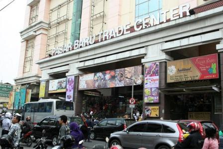 Wisata Belanja Pasar Baru di Bandung, 1. Gunung Tangkuban Perahu, 2. Trans Studio Bandung, 3. Wisata Kawah Putih Ciwidey, 4. Curug Dago di Bandung, 5. Wisata Belanja Pasar Baru di Bandung, 6. Wisata Edukasi Observatorium Bosscha di Bandung, 7. Wisata Alam Danau Situ Patenggang di Bandung, 8. Wisata Air Panas Ciater, 9. Wisata Kampung Gajah di Bandung (Tutup Permanen), 10. Tempat Wisata Kebun Binatang di Bandung, 11. Wisata Rumah Mode Bandung, 12. Wisata Seni Saung Angklung Udjo Di Bandung, 13. Wisata Edukasi Museum Geologi Bandung, 14. Paskal Food Market, 15. Rumah Strawberry Ciwidey, 16. Cihampelas Walk, 17. Museum Konferensi Asia Afrika, 18. Museum Sri Baduga Bandung, 19. Taman Lalu Lintas Ade Irma Suryani, 20. Kolam Renang Karang Setra, 21. Taman Wisata Alam Maribaya, 22. Kawasan Punclut Bandung Utara, 23. Kebun Bunga Cihideung, 24. Tempat Wisata De’Ranch, 25. Wisata Kuliner Floating Market, 26. Perkebunan Teh Rancabali, 27. Wisata Air Panas Ciwalini, 28. Wisata Bumi Perkemahan Ranca Upas, 29. Little Seoul Bandung, 30. Dusun Bambu Lembang, 31. Taman Hutan Raya Ir Djuanda, 32. Curug Upas, 33. Ciwidey Valley Resort, 34. Sendang Kahuripan, 35. Situ Cileunca, 36. Taman Balai Kota, 37. Gunung Puntang, 38. Stone Garden, 39. Chinatown Bandung, 40. Bird Pavilion, 41. Curug Malela, 42. Tebing Keraton, 43. Puncak Bintang, 44. Amazing Art World, 45. Street Gourmet, 46. Curug Cimahi, 47. Tafso Barn, 48. Sanghyang Heuleut, 49. The Great Asia Afrika, 50. Tebing Citatah, 51. Jalan Braga, 52. D’Dieuland, 53. Jembatan Kereta Api Cikudapateuh Ciwidey, 54. Upside Down World Bandung, 55. Orchid Forest Cikole, 56. Kebun Teh Sukawana, 57. Kampoeng Tulip, 58. Kampung Pasir Ipis, 59. Kebun Bunga Begonia, 60. Wisata Grafika Cikole, 61. Pine Forest Camp Lembang, 62. The Lodge Maribaya, 63. Farm House Susu Lembang, 64. Glamping Lakeside, 65. Curug Keraton Cibodas, 66. Curug Layung Lembang, 67. Curug Tilu Leuwi Opat, 68. Jendela Alam, 69. Ciwangun Indah Camp (CIC) Lembang, 70. Taman Miniatur Kereta Api, 71. Lereng Anteng Panoramic Coffee, 72. Gunung Putri Lembang, 73. Kawasan Berkuda Ganesha H Equestrian, 74. Bukit Labyrinth Ganesha H Equestrian, 75. Bukit Pangjebolan Lembang, 76. Argowisata Kawah Rengganis, 77. Pemandian Air Panas Ciwalini, 78. Curug Cipanji Bandung, 79. Wisata Air Curug Tilu, 80. Bukit Jamur Rancabolang Ciwidey, 81. Barusen Hills, 82. Kampung Cai Rancaupas, 83. Bumi Perkemahan Ranca Cangkuang, 84. Cimanggu Hot Spring & Cottage, 85. Taman Kelinci Ciwidey, 86. Danau eMTe Highland Resort, 87. Green Hill Park TWA Cimanggu