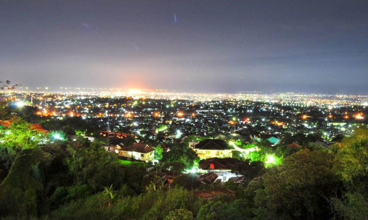 Wisata Bukit Gombel di Semarang via Hantupedia, 1. Wisata Pantai Maron, 2. Wisata Lawang Sewu di Semarang, 3. Kampoeng Wisata Taman Lele di Semarang, 4. Wisata Pantai Marina, 5. Wisata Pantai Tirang di Semarang, 6. Berwisata di Masjid Agung Jawa Tengah (MAJT), 7. Wisata Air Terjun Kali Pancur di Semarang, 8. Wisata Pagoda Buddhagaya Watugong di Semarang, 9. Taman Rekreasi Wonderia di Semarang, 10. Wisata Curug Benowo di Semarang, 11. Wisata Goa Kreo Semarang, 12. Wisata Sam Poo Kong, 13. Wisata Museum Ronggowarsito, 14. Berwisata ke Kota Lama Semarang, 15. Berwisata ke Komplek Pecinan Semarang, 16. Jalan Pahlawan Semarang, 17. Pasar Rakyat Simpang Lima, 18. Wisata Hutan Tinjomoyo di Semarang, 19. Wisata Kebun Binatang Mangkang di Semarang, 20. Wisata Tugu Muda, 21. Wisata Museum Mandala Bakti di Semarang, 22. Wisata Bukit Gombel di Semarang, 23. Wisata Water Blaster Bukit Candi Golf di Semarang, 24. Wisata Stasiun Tawang di Semarang, 25. Wisata ke Masjid Menara (Layur) di Semarang, 26. Wisata ke BSB (Bukit Semarang Baru), 27. Maerokoco Semarang, 28. Wisata Taman KB (wisata kuliner) di Semarang, 29. Wisata Brown Canyon, 29. Jalan Pandanaran (pusat jajanan semarang), 30. Wisata Keluarga New Bandungan Indah Waterpark, 31. Museum Muri di Semarang, 33. Candi Gedong Songo + Pemandian Air Panas, 34. Kebun Teh Medini di Semarang , 35. Air terjun + Pemandian Air Panas Gonoharjo, 36. Curug Lawe di Semarang, 37. Kebun Karet BSB di Semarang, 38. Wisata Gelora Jati Diri di Semarang, 39. Kebun Buah Boja, 40. Tempat Wisata Taman Unyil Ungaran, 41. Pemancingan Baron, 42. Umbul Sidomukti, 43. Lembah Kalipancur, 44. Waduk Diponegoro, 45. Saloka Theme Park, 46. Masjid Kapal Semarang, 47. Taman Bunga Bandungan, 48. Flower Farm Setiya Aji, 49. Kebun Durian Semarang, 50. Watu Gunung Ungaran, 51. Air Terjun Semirang, 52. Pura Agung Giri Natha, 53. Semarang Gallery, 54. Kampung Batik, 55. Kampung Tematik Jawi, 56. Kampoeng Kopi Banaran, 58. Taman Djamoe Indonesia, 59. Old City 3D Trick Art Museum, 60. Goa Rong View, 61. Jembatan Biru Ambarawa, 62. La Kana Chapel, 63. Gereja Blenduk, 64. Museum Satria, 65. Semarang Fair (PRPP), 66. Hutan Penggaron, 67. Hutan Mangrove, 68. Pasar Johar disaat Dugderan, 69. Wisata Kuliner Lumpia Semarang, 70. Pondok Kopi Sidomukti Ungaran, 71. Wisata Susan SPA Bandungan, 72. Jembatan Harapan, 73. Hutan Pinus, 74. Kamu Pecinta Sambal? Cobain ke Waroeng Kaligarong!