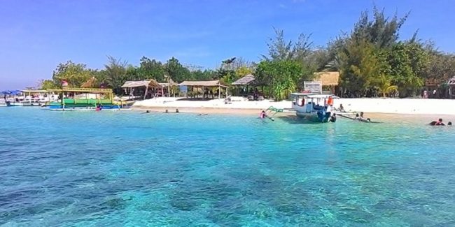 Wisata Gili Kondo, 1. Gunung Rinjani Lombok, 2. Wisata Pantai Kuta Lombok, 3. Wisata Desert Point (Bangko-Bangko) Lombok, 4. Gili Kondo, 5. Wisata Pantai Senggigi Lombok, 6. Wisata Gili Air, Gili Meno, dan Gili Trawangan di Lombok, 7. Pantai Tanjung Aan, 8.  Pantai Tanjung Bloam, 9. Tempat Wisata Pantai Selong Belanak Lombok, 10. Sade Village, 11. Pantai Sekotong , 12. Air Terjun Sandang Gile , 13. Gili Nanggu Lombok, 14. Objek Wisata Batu Bolong, 15. Objek Wisata Batu Layar , 16. Narmada Park, 17. Pink Beach Lombok, 18. Gili Lampu Lombok Timur, 19. Bukit Malimbu , 20. Gili Kedis, 21. Lingkoq Datu, Pantai Penyisok, 22. Bukit Pergasingan, 23. Pantai Semeti, 24. Air Terjun Mangku Sakti, 25. Air Terjun Benang Kelambu, 26. Air Terjun Tiu Kelep, 27. Tanjung Poki, 28. Pantai Nambung, 29. Taman Wisata Alam Gunung Tunak, Pemandangan Samudera di atas Bukit Hijau, 30. Rinjani Lodge, 31. Pantai Tebing, 32. Sumber Air Panas Aik Kalak, 33. Danau Segara Anak, 34. Pantai Mawun Lombok, 35. Pantai Seger, 36. Pantai Surga, 37. Tanjung Ringgit, 38. Gili Sulat dan Gili Lawang, 39. Pantai Sire, 40. Air Terjun Penimbungan: Surga Tersembunyi di Torean, 41. Jembatan Gantung Kuno: Peninggalan Jaman Penjajahan Belanda yang berumur 84 Tahun, 42. Taman Wisata Pusuk Sembalun: Mengagumi Pemandangan Gunung Rinjani yang Megah, 43. Pantai Setangi: Villa Hantu yang Mendebarkan, 44. Batu Payung, Tanjung Aan: Monumen Alam yang Berdiri Kokoh di Tepi Pantai, 45. Bau Nyale: Tempat Perayaan Festival Legendaris, 46. Desa Bayan Sasak: Menyelami Kehidupan 5000 tahun SM, 47. Ashtari Lounge and Kitchen: Menyantap Makanan di Puncak Bukit, 48. Artati Lombok Bungalow and Restaurant , 49. Bertenun Tradisional di Desa Sukarara, 50. Bask Nest: Menjelajahi Dunia Bawah Laut yang Artistik, 51. Gua Bangkang: Suasana Dramatis di Tepi Pantai