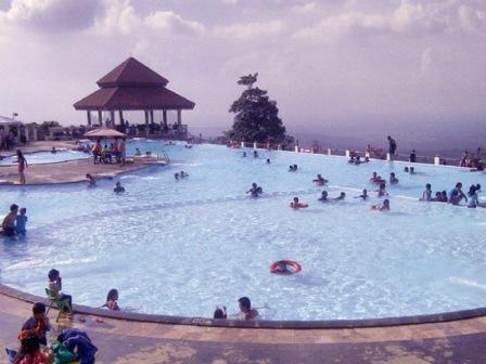 Wisata Giri Tirta Kahuripan, 1. Air Terjun Curug Cipurut, 2. Situ Wanayasa Purwakarta, 3. Waduk Jatiluhur, 4. Wisata Taman Air Mancur Sribaduga Situ Buleud, 5. Obyek Wisata keluarga Waduk Cirata, 6. Jatiluhur Water World, 7. Wisata Alam Sumber Air panas Ciracas, 8. Wisata Giri Tirta Kahuripan, 9. Sentra Pembuatan Keramik Plered, 10. Wisata Desa Sajuta Batu, 11. Wisata KulinerSate Maranggi, 12. Gedung Negara dan Gedung Karesidenan, 13. Obyek Wisata Goa Jepang, 14. Goa Belanda, 15. Kampung Panenjoan, 16. Skylodge Padjadjaran Anyar, 17. Taman Batu Cijanun, 18. Saung Manglid, 19. Sungai Cidomas, 20. Cikao Waterpark, 21. Urban Farming, 22. Gunung Lembu, 23. Kampung Sadang, 24. Bukit Katumbiri, 25. Pasir Langlang Panyawangan, 26. Museum Galeri Wayang, 27. Bale Panyawangan Diorama Nusantara & Bale Panyawangan Diorama Purwakarta, 28. Green Valley Waterpark, 29. Kuburan Kereta Api Stasiun Purwakarta, 30. Gunung Bongkok, 31. Gunung Parang, 32. Kampung Wisata Tajur, 33. Curug Tilu, 34. Kuya Maranggi Waterpark, 35. Hidden Valley Hills, 36. Tebing Boyer, 37. Tanjakan Cinta, 38. Parang Gombong, 39. Wanakula Camp, 40. Bale Indung Rahayu, 41. Curug Suhada, 42. Curug Cisomang, 43. The Colorville at Alam Sari Wates