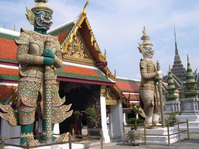 Wisata Kuil Emerald Buddha, Wat Pra Keaw Bangkok, 1. Kuil Budha Berbaring, Wat Pho Bangkok, 2. Kuil Patung Emas Buddha (Ton Gold Budha) Bangkok, 3. Tempat Wisata Kuil Emerald Buddha, Wat Pra Keaw Bangkok, 4. Tempat Wisata Mansion Vimanmek Bangkok, 5. Tempat Wisata Khaosan Road Bangkok, 6. Tempat Wisata China Town Bangkok, 7. Tempat Wisata Dream World Garden Bangkok, 8. Tempat Wisata Siam Niramit Show Bangkok, 9. Tempat Wisata Emporium Mall Bangkok, 10. Tempat Wisata Siam Ancient City Bangkok, 11. Wisata ke Four Face Buddha Bangkok, 12. Wisata Bangkok Dinner Cruises, 13. Wisata Pratunam Market Bangkok, 14. Tempat Wisata Siam Paragon Bangkok, 15. Tempat Wisata Lumpini Park Bangkok, 16. Tempat Wisata Kuil Fajar (Wat Arun) Bangkok, 17. Tempat Wisata Siam Ocean World Bangkok, 18. Tempat Wisata Royal Grand Palace Bangkok, 19. Tempat Wisata Kuil Buddha Zamrud (Wat Phra Kaew) Bangkok, 20. Tempat Wisata Bangkok Correction Museums, 21. Wisata ke Bangkok Forensic Museum, 22. Tempat Wisata Batcat Toy Museum Bangkok, 23. Tempat Wisata Belanja Chatuchak Weekend Market Bangkok, 24. Tempat Wisata Jim Thompson House and Museum Bangkok, 25. Tempat Wisata Museum Lilin Madame Tussauds Bangkok, 26. Golden Buddha (Wat Traimit), 27. Mahanakhon SkyWalk, 28. ASIATIQUE The Riverfront, 29. Safari World, 30. MBK Center, 31. Wat Saket (Phukhao Thong), 32. Central World, 33. Bangkok National Museum, 34. Bangkok Art and Culture Centre, 35. Museum of Floral Culture, 36. Siam Park City