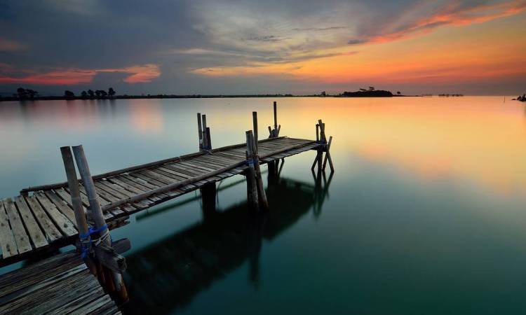 Wisata Pantai Marina via Semarangwingkorolls, 1. Candi Gedong Songo, 2. Lawang Sewu , 3. Masjid Agung Jawa Tengah , 4. Pagoda Buddhagaya Watugong , 5. Umbul Sidomukti, 6. Sam Poo Kong, 7. Tugu Muda Semarang , 8. Masjid Kauman Semarang , 9. Semarang Contemporary Art Gallery, 10. Taman Srigunting , 11. Old City 3D Art Museum , 12. Puri Maerokoco, 13. Setiya Aji Flower Farm, 14. Wisata Gunung Kelir, 15. Hutan Pinus Kayon , 16. Goa Kreo dan Waduk Jatibarang , 17. Pantai Marina, 18. Taman Rekreasi Wonderia , 19. Bantir Hills, 20. Bukit Rong , 21. Museum Kereta Api Ambarawa , 22. La Kana White Chapel , 23. Bukit VW Semarang , 24. The Hills , 25. Kampoeng Wisata Taman Lele , 26. Wisata Eling Bening , 27. Taman Tabanas, 28. Benteng Pendem Ambarawa, 29. Curug Lawe , 30. Kota Lama , 31. Pantai Tirang , 32. Air Terjun Kali Pancur , 33. Banjir Kanal Barat , 34. Kebun Binatang Semarang , 35. Taman Wisata Tinjomoyo, 36. Water Blaster Bukit Candi Golf , 37. Simpang Lima Semarang , 38. Brown Canyon , 39. Rawa Pening  , 40. Kampung Wisata Rawa , 41. Goa Tirta Mulya 