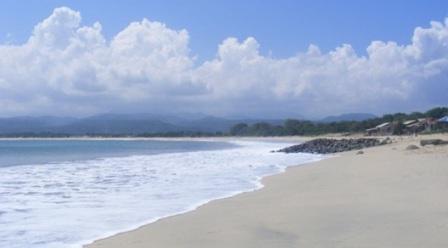 1. Wisata Gunung Papandayan , 2. Wisata Gunung Cikuray , 3. Wisata Gunung Guntur , 4. Tempat Wisata Situ Bagendit di Garut , 5. Wisata Situ dan Candi Cangkuang , 6. Wisata Pemandian Air Panas Cipanas, 7. Wisata Pemandian Air Panas Darajat , 8. Wisata Kawah Putih Talaga Bodas , 9. Wisata Arung Jeram Sungai Cimanuk , 10. Wisata Tebing Alam Batu Tumpang , 11. Wisata Pantai Santolo , 12. Wisata Pantai Sayang Heulang , 13. Wisata Pantai Rancabuaya , 14. Tempat Wisata Taman Satwa Cikembulan di Garut , 15. Wisata Curug Citiis , 16. Wisata Curug Orok , 17. Pantai Puncak Guha di Garut, 18. Wisata Pantai Cijeruk Indah, 19. Wisata Pantai Karang Paranje, 20. Kampung Sampireun, 21. Sabda Alam Cipanas, 22. Kawah Darajat Garut, 23. Curug Cimandi Racun, 24. Curug Sang Hyang Taraje, 25.  Kebun Mawar Situhapa Garut, 26. Kawah Kamojang, 27. Pantai Cicalobak, 28. Pantai Taman Manalusu, 29. Perkebunan Teh Dayeuh Manggung, 30. Kolam Air Panas Cikarees, 31. Bukit Pilar Angin, 32. Leuweung Oko D’Great, 33. Leuwi Tonjong, 34. Bukit Palahlar, 35. Bukit Nangklak, 36. Pusat Konservasi Elang Kamojang, 37. Curug Cikawung, 38. Curug Cibadak, 39. Batu Patapaan, 40. Gunung Piramida Sadahurip, 41. Curug Nyogong, 42. Leuwi Korsi, 43. Leuwi Jurig, 44. Leuwi Jubleg, 45. Bukit Teletubbies Pasir Pogor, 46. Karacak Valley, 47. Cilopang Adventure Camp, 48. Papandayan Leisure Park, 49. River Tubing Cikaengan, 50. Curug Batu Nyusun, 51. Curug Ciarjuna, 52. Hutan Mati Gunung Papandayan