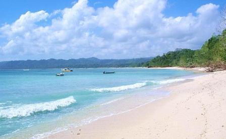 Wisata Pantai Plengkung Banyuwangi