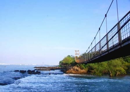 1. Wisata Gunung Papandayan , 2. Wisata Gunung Cikuray , 3. Wisata Gunung Guntur , 4. Tempat Wisata Situ Bagendit di Garut , 5. Wisata Situ dan Candi Cangkuang , 6. Wisata Pemandian Air Panas Cipanas, 7. Wisata Pemandian Air Panas Darajat , 8. Wisata Kawah Putih Talaga Bodas , 9. Wisata Arung Jeram Sungai Cimanuk , 10. Wisata Tebing Alam Batu Tumpang , 11. Wisata Pantai Santolo , 12. Wisata Pantai Sayang Heulang , 13. Wisata Pantai Rancabuaya , 14. Tempat Wisata Taman Satwa Cikembulan di Garut , 15. Wisata Curug Citiis , 16. Wisata Curug Orok , 17. Pantai Puncak Guha di Garut, 18. Wisata Pantai Cijeruk Indah, 19. Wisata Pantai Karang Paranje, 20. Kampung Sampireun, 21. Sabda Alam Cipanas, 22. Kawah Darajat Garut, 23. Curug Cimandi Racun, 24. Curug Sang Hyang Taraje, 25.  Kebun Mawar Situhapa Garut, 26. Kawah Kamojang, 27. Pantai Cicalobak, 28. Pantai Taman Manalusu, 29. Perkebunan Teh Dayeuh Manggung, 30. Kolam Air Panas Cikarees, 31. Bukit Pilar Angin, 32. Leuweung Oko D’Great, 33. Leuwi Tonjong, 34. Bukit Palahlar, 35. Bukit Nangklak, 36. Pusat Konservasi Elang Kamojang, 37. Curug Cikawung, 38. Curug Cibadak, 39. Batu Patapaan, 40. Gunung Piramida Sadahurip, 41. Curug Nyogong, 42. Leuwi Korsi, 43. Leuwi Jurig, 44. Leuwi Jubleg, 45. Bukit Teletubbies Pasir Pogor, 46. Karacak Valley, 47. Cilopang Adventure Camp, 48. Papandayan Leisure Park, 49. River Tubing Cikaengan, 50. Curug Batu Nyusun, 51. Curug Ciarjuna, 52. Hutan Mati Gunung Papandayan