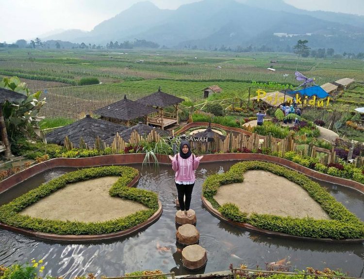 Wisata Pujon Kidul via IG @anita.nur.laily, 1. Wisata Pantai Batu Bengkung Malang, 2. Wisata Batu Night Spectacular (BNS) Malang, 3. Wisata Jatim Park 1, 4. Wahana Wisata Jatim Park 2 Malang, 5. Alun-alun kota Malang, 6. Wisata Petik Apel Malang, 7. Masjid Tiban Malang, 8. Wisata Alam Air Terjun Coban Rondo Malang, 9. Wahana Wisata Eco Green Park Malang, 10. Wisata Museum Angkut Malang, 11. Wisata Pulau Sempu Malang, 12. Wisata Pantai Balekambang Malang, 13. Objek Wisata Bendungan Karangkates Malang, 14. Wahana Wisata Wendit Water Park Malang, 15. Tempat wisata Alam Selecta Malang, 16. Objek Wisata Agrowisata Wonosari Malang, 17. Wahana Wisata Taman Rekreasi Sengkaling Malang, 18. Wisata Kuliner dan Edukasi di Inggil Museum Resto Malang, 19. Wisata Alam Menikmati Kecantikan Alam Ala Omah kayu Malang, 20. Objek Wisata Uji Adrenalin Wisata Paralayang Malang, 21. Wisata Alam 7 Air Terjun Sumber Pitu Malang, 22. Berwisata Menikmati Keperawanan Pantai Sipelot Malang, 23. Tempat Wisata Edukasi Museum Kesehatan Jiwa Malang, 24. Wisata Alam Sumber Air Krabyakan Malang, 25. Wisata Pantai Ngliyep nan Indah di Malang, 26. Wisata Sejarah di Museum D’Topeng Malang, 27. Objek Wisata Panen Madu di Agro Tawon Rimba Raya Malang, 28. Wisata Sejarah Gerbong Maut di Museum Brawijaya Malang, 29. Wisata Edukasi Museum Malang Tempo Doeloe, 30. Objek Wisata Pemandian Air Panas Cangar Batu Malang, 31. Objek Wisata Secret zoo Kebun Binatang Batu Malang, 32. Tempat Wisata Kuliner Es Krim Legendaris di Toko Oen Malang, 33. Mata Air Sumber Sirah, 34. Coban Nirwana atau Coban Mbok Karimah, 35. Pemandian Kalireco Lawang, 36. Teluk Bidadari, 37. Banyu Anjlok, 38. Wisata Tubing Wringinanom, 39. Coban Tundo, 40. Pantai Kedung Celeng, 41. Air Terjun Coban Pelangi, 42. Gua Lo Bangi, 43. Ndayung Rafting, 44. Waduk Selorejo Malang, 45. Pantai Tiga Warna Malang, 46. Teluk Kletekan Malang, 47. Pantai Lenggoksono Malang, 48. Pantai Bajul Mati Malang, 49. Jawa Timur Park 3, 50. Kampung Warna Warni Jodipan, 51. Candi Badut, 51. Sumber Jenon, 52. Wisata Pujon Kidul, 53. Pantai Sendang Biru, 54. Hawai Waterpark, 55. Pura Luhur Giri Arjuno, 56. Museum Tubuh, 57. Kusuma Waterpark, 58. Candi Songgoriti, 59. Taman Singha Merjosari, 60. Taman Kelinci, 61. Candi Singosari, 62. Pura Luhur Giri Arjuno, 63. Masjid Agung Malang, 64. Masjid Annur Batu, 65. Coban Rais, 66. River Tubing di Sungai Amprong, 67. Sumber Maron, 68. Coban Jahe, 69. Coban Talun, 70. Coban Parang Tejo, 71. Coban Gintung, 72. Coban Sewu, 73. Coban Putri, 74. Rafting Kaliwatu, 75. Sumber Taman, 76. Bukit Bulu, 77. De Tjangkul Batu, 78. Taman Labirin Coban Rondo, 79. Bukit Binglis, 80. Bukit Cinta, 81. Bukit Bintang, 82. Bukit Teletubbies, 83. Bukit Asmoro, 84. Bukit Budug Asu, 85. Pantai Banyu Meneng, 86. Pantai Selok, 87. Pantai Sendiki, 88. Pantai Goa Cina, 89. Pantai Sendang Biru, 90. Pantai Watu Leter, 91. Pantai Wedi Awu, 92. Pantai Jonggring Saloko, 93. Pantai Wedi Putih, 94. Pantai Bangsong, 95. Pantai Teluk Asmoro, 96. Pantai Telok, 97. Pantai Parang Dowo, 98. Pantai Jolangkung, 99. Pantai Tomen