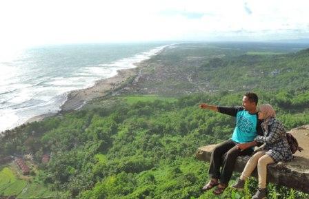 Wisata Romantis Di Bukit Parangndog Jogja, 1. Wisata Candi Prambanan, 2. Wisata Air Terjun Sri Gethuk, 3. Curug Indah Tegalrejo, 4. Pasar Beringharjo, 5. Sindu Kusuma Edupark (SKE), 6. Tugu Jogja, 7. Museum Benteng Vredeburg, 8. Taman Pintar Yogyakarta, 9. Gumuk Pasir Parangkusumo, 10. The Lost World Castle, 11. Wisata Istana Ratu Boko, 12. Pantai Pok Tunggal, 13. Pantai Parangtritis, 14. Pantai Baron, 15. Pantai Siung, 16. Pabrik Gula Madukismo, 17. Museum Mini Sisa Hartaku, 18. Museum Affandi, 19. Museum Sonobudoyo Siung, 20. Wisata Kotagede , 21. Keraton Ngayogyakarta Hadiningrat, 22. Kebun Binatang Gembira Loka, 23. Jalan Malioboro, 24. Kampung Wisata Taman Sari, 25. Hutan Pinus Mangunan, 26. Kebun Buah Mangunan Jogja, 27. Pantai Timang, 28. Wisata Goa Selarong, 29. Wisata Alam Kalibiru, 30. Cave Tubing di Goa Pindul, 31. Candi Sambisari, 32. Wisata Candi Plaosan, 33. “Cahaya Surga” di Gua Jomblang, 34. Bukit Parang Endog, 35. Bukit Bintang Jogja, 36. Pantai Indrayanti, 37. Pantai Jogan, 38. Pantai Sundak, 39. Pantai Krakal, 40. Goa Gelatik, 41. Cave Tubing Kalisuci, 42. Pantai Sadranan, 43. The World Landmarks Merapi Park, 44. Transmart Carrefour Maguwo, 45. Pantai Nglambor , 46. Jogja Bay Waterpark (Tutup Sementara), 47. Kebun Teh Nglinggo Jogja, 48. Tebing Breksi, 49. Wisata Hutan Mangrove Wana Tirta, 50. Taman Nasional Gunung Merapi, 51. Jurang Tembelan, 52. Gunung Api Purba Nglanggeran, 53. Candi Ijo D.I. Yogyakarta, 54. Alun-alun Kidul, Jogja, 55. Taman Pelangi Monjali, 56. Jalan Prawirotaman, 57. Titik Nol Yogyakarta, 58. Taman Budaya Yogyakarta, 59. Ekowisata Sungai Mudal, 60. Pojok Beteng, 61. HeHa Sky View, 62. HeHa Ocean View, 63. Tumpeng Menoreh, 64. Rumah Jembarati (Tutup), 65. Studio Alam Glampong, 66. Bukit Panguk Kediwung, 67. Curug Pulosari, 68. Seribu Batu Songgo Langit, 69. Embung Langensari, 70. Pantai Ngrawe (MESRA)