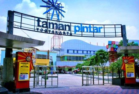 Taman Pintar Yogyakarta, 1. Wisata Candi Prambanan, 2. Wisata Air Terjun Sri Gethuk, 3. Curug Indah Tegalrejo, 4. Pasar Beringharjo, 5. Sindu Kusuma Edupark (SKE), 6. Tugu Jogja, 7. Museum Benteng Vredeburg, 8. Taman Pintar Yogyakarta, 9. Gumuk Pasir Parangkusumo, 10. The Lost World Castle, 11. Wisata Istana Ratu Boko, 12. Pantai Pok Tunggal, 13. Pantai Parangtritis, 14. Pantai Baron, 15. Pantai Siung, 16. Pabrik Gula Madukismo, 17. Museum Mini Sisa Hartaku, 18. Museum Affandi, 19. Museum Sonobudoyo Siung, 20. Wisata Kotagede , 21. Keraton Ngayogyakarta Hadiningrat, 22. Kebun Binatang Gembira Loka, 23. Jalan Malioboro, 24. Kampung Wisata Taman Sari, 25. Hutan Pinus Mangunan, 26. Kebun Buah Mangunan Jogja, 27. Pantai Timang, 28. Wisata Goa Selarong, 29. Wisata Alam Kalibiru, 30. Cave Tubing di Goa Pindul, 31. Candi Sambisari, 32. Wisata Candi Plaosan, 33. “Cahaya Surga” di Gua Jomblang, 34. Bukit Parang Endog, 35. Bukit Bintang Jogja, 36. Pantai Indrayanti, 37. Pantai Jogan, 38. Pantai Sundak, 39. Pantai Krakal, 40. Goa Gelatik, 41. Cave Tubing Kalisuci, 42. Pantai Sadranan, 43. The World Landmarks Merapi Park, 44. Transmart Carrefour Maguwo, 45. Pantai Nglambor , 46. Jogja Bay Waterpark (Tutup Sementara), 47. Kebun Teh Nglinggo Jogja, 48. Tebing Breksi, 49. Wisata Hutan Mangrove Wana Tirta, 50. Taman Nasional Gunung Merapi, 51. Jurang Tembelan, 52. Gunung Api Purba Nglanggeran, 53. Candi Ijo D.I. Yogyakarta, 54. Alun-alun Kidul, Jogja, 55. Taman Pelangi Monjali, 56. Jalan Prawirotaman, 57. Titik Nol Yogyakarta, 58. Taman Budaya Yogyakarta, 59. Ekowisata Sungai Mudal, 60. Pojok Beteng, 61. HeHa Sky View, 62. HeHa Ocean View, 63. Tumpeng Menoreh, 64. Rumah Jembarati (Tutup), 65. Studio Alam Glampong, 66. Bukit Panguk Kediwung, 67. Curug Pulosari, 68. Seribu Batu Songgo Langit, 69. Embung Langensari, 70. Pantai Ngrawe (MESRA)