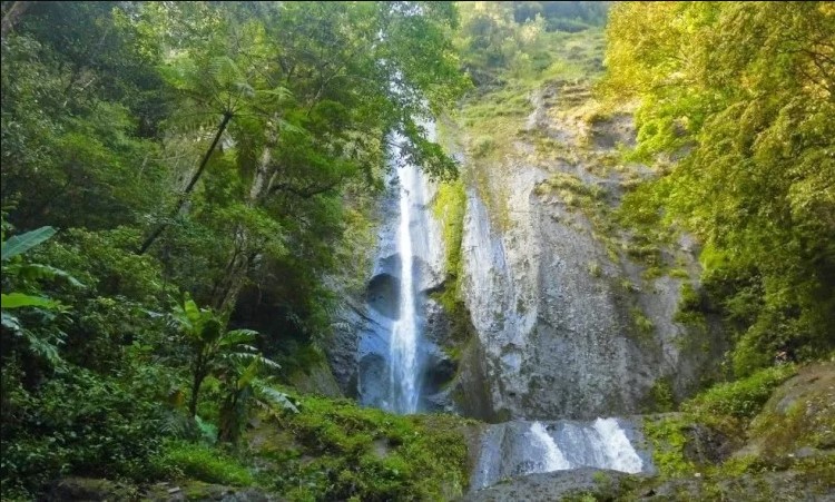 Air Terjun Dolo
