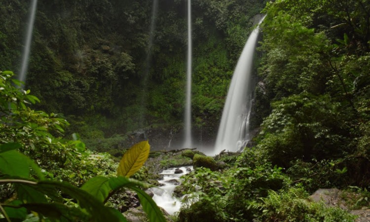 Air Terjun Tapahan Telu di Manado