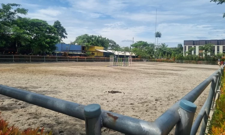 Branchsto Equestrian Park via Google Maps Indra Pradhita, 1. Tempat Wisata Pantai Tanjung Pasir di Tangerang, 2. Tanjung Kait di Tangerang, 3. Wisata Religi Masjid Al-Adzom di Tangerang, 4. Objek Wisata Bendungan Pintu Air Sepuluh di Tangerang, 5. Wisata Seru ke Masjid Pintu Seribu di Tangerang, 6. Destinasi Wisata Pulau Cangkir di Tangerang, 7. Objek Wisata Situ Cipondoh di Tengerang, 8. Liburan Seru ke Marcopolo Water Adventure di Tangerang, 9. Tempat Wisata Keluarga Ocean Park Water Adventure di Tangerang Selatan, 10. Objek Wisata Taman Buaya Tanjung Pasir di Tangerang, 11. Tempat Wisata Alam Hutan Kota BSD di Tangerang, 12. Tempat Wisata Keluarga Water World Citra Raya di Tangerang, 13. Destinasi Wisata Seru ke Kawasan Lippo Karawaci di Tangerang, 14. Tempat Wisata Belanja Kawasan Gading Serpong, 15. Tempat Wisata Kuliner Enak Flavor Bliss Alam Sutera di Tangerang, 16. Objek Wisata Klenteng Boen Tek Bio di Tangerang, 17. Telaga Cisoka, 18. Tebing Koja, 19. Taman Wisata Pulau Situ Gintung, 20. Taman Potret, 21. Citra Raya World of Wonders, 22. Taman Gajah Tunggal, 23. Kandank Jurank Doank, 24. Situ Cihuni, 25. Situ Bulakan, 26. Scientia Square Park, 27. Tanah Tingal, 28. Upside Down World Alam Sutera, 29. Wisata Alam Hutan Kota, 30. Garden Lantern Maze Market, 31. Pasar Lama Tangerang, 32. Taman Prestasi, 33. Taman Kunci Cikokol, 34. Phi Phi Club Greenwich Park, 35. BX Rink, 36. Branchsto Equestrian Park, 37. Benteng Heritage Museum, 38. Amsterdam Waterpark, 39. Sakura Garden AEON Mall, 40. Kampung Bekelir, 41. Taman Bambu, 42. Taman Kota 1 BSD, 43. Kelenteng Sampo Tay Jin, 44. Froggy BSD, 45. BSD Xtreme Park, 46. Fun Park WaterBoom, 47. Taman Menteng Bintaro, 48. Boen Hay Bio Temple, 49. Little Jungle Playground, 50. Klenteng Tjo Soe Kong, 51. Vihara Padumuttara, 52. Keramat Solear, 53. Cisadane, 54. Summarecon Mall Serpong, 55. Danau Tomang, 56. Fun and Fit Qbig, 57. Monumen Lengkong, 58. Flying Deck Cisadane, 59. Taman Pisang, 60. Taman Kunang-Kunang, 61. Taman Pramuka, 62. Batavia Splash Water Adventure, 63. Pulo Saiji Water Adventure