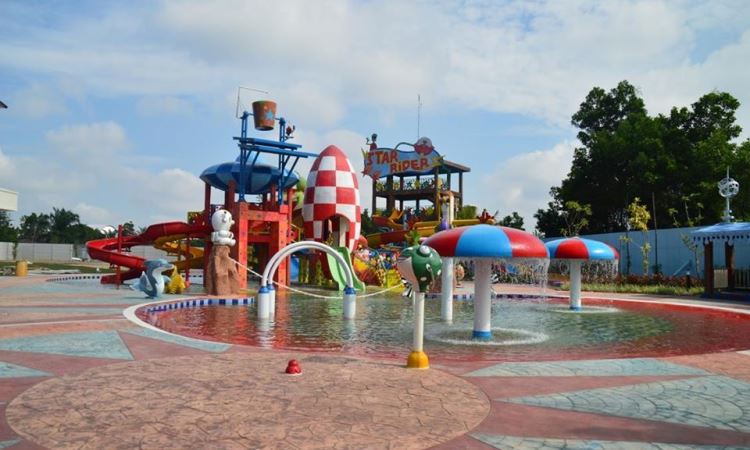 Citraland Waterpark via Facebook, 1. Objek Wisata Keluarga Riau Fantasi , 2. Tempat Rekreasi Kebun Binatang Sang Kulim , 3. Destinasi Wisata Danau Buatan Lembah Sari , 4. Objek Wisata Taman Rekreasi Alam Mayang di Pekanbaru, 5. Tempat Wisata Seru Istana Siak Sri Indrapura , 6. Objek Wisata Religi Masjid Agung An Nur di Pekanbaru, 7. Tempat Wisata Edukasi Perpustakaan Soeman H.S di Pekanbaru, 8. Wisata Sejarah di Masjid Senapelan Pekanbaru, 9. Tempat Wisata Belanja Pasar Bawah di Pekanbaru, 10. Wisata Belanja Oleh-oleh Dekranasda di Pekanbaru, 11. Objek Wisata Sejarah Museum Sang Nila Utama , 12. Tempat Wisata Alam Air Terjun Aek Martua, 13. Liburan Seru ke Anjungan Seni Idrus Tintin di Pekanbaru, 14. Objek Wisata Alam Air Terjun Guruh Gemurai di Pekanbaru, 15. Destinasi Wisata Desa Okura di Pekanbaru, 16. Liburan ke Taman Hutan Raya Sultan Syarif Kasim, 17. Objek Wisata Seru Sungai Kampar, 18. Tempat Wisata Kuliner Sup Tunjang Tribuana di Pekanbaru, 19. Tempat Makan yang Enak RM Baung, 20. Air Terjun Batu Dinding , 21. Taman Putri Kaca Mayang, 22. Wisata Budaya di Balai Adat Riau, 23. Menikmati Kopi di Kedai Kopi Kawasan Hang Tuah, 24. Air Terjun Batang Kapas, 25. Rainbow Hills Rumbai, 26. Bukit Kapur Air Hitam, 27. Hutan Kota Pekanbaru, 28. Danau Bandar Kayangan, 29. Citraland Waterpark, 30. Kuantan Regency Waterpark, 31. Taman Wisata Alam Mayang, 32. Agrowisata Tenayan Raya, 33. Taman Kota Pekanbaru, 34. Arboretum Universitas Riau, 35. Trans Studio Mini Pekanbaru, 36. Kawah Biru, 37. Teluk Jering, 38. Candi Muara Takus