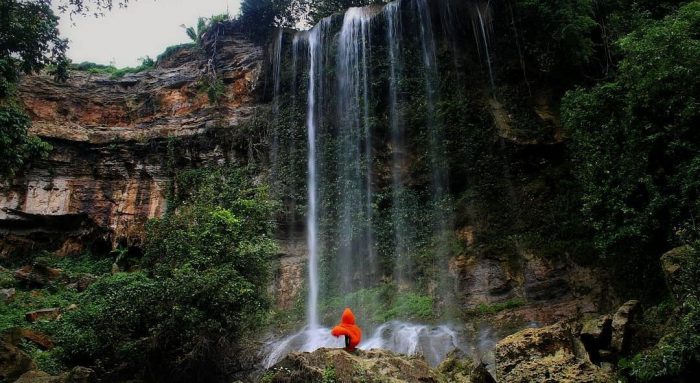 Curug Sawer Mandalamekar via Instagram.com @choepar98