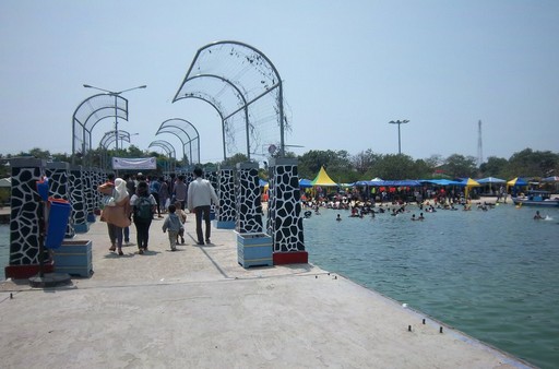 Dermaga TPI Tanjung Pasir, 1. Tempat Wisata Populer Pantai Anyer di Banten, 2. Tempat Wisata Keluarga Pantai Tanjung Lesung di Banten, 3. Objek Wisata Menantang Gunung Krakatau di Banten, 4. Tempat Wisata Seru ke Kampung Baduy di Banten, 5. Destinasi Wisata Pantai Sawarna di Banten, 6. Obyek Wisata Pulau Umang di Banten, 7. Tempat Wisata Menantang Arung Jeram Sungai Ciberang di Banten, 8. Objek Wisata Religi Masjid Agung Banten, 9. Liburan Seru ke Pulau Dua / Pulau Burung di Banten, 10. Tempat Wisata Alam Rawa Dano di Banten, 11. Tempat Wisata Keluarga Pantai Bagedur di Banten, 12. Berwisata ke Danau Tasikardi di Banten, 13. Destinasi Wisata Pulau Sangiang di Banten, 14. Tempat Wisata Paling Terkenal Pantai Carita di Banten, 15. Tempat Wisata Unik Pantai Karang Bolong di Banten, 16. Objek Wisata Taman Nasional Ujung Kulon di Banten, 17. Objek Wisata Pantai Ciputih di Pandeglang Banten, 18. Tempat Wisata Pantai Cihara Lebak Banten, 19. Objek Wisata Pantai dan Pelabuhan Merak di Banten, 20. Tempat Wisata Pantai Karang Taraje di Banten, 21. Objek Wisata Pantai Karangsongsong Cibobos di Banten, 22. Destinasi Wisata Pantai Mabak di Banten, 23. Tujuan Wisata Alam Air Terjun Cihear di Banten, 24. Objek Wisata Air Terjun Gendang di Banten, 25. Objek Wisata Air Terjun Curug Putri di Banten, 26. Objek Wisata Pemandian Air Panas Cisolong di Banten, 27. Wahana Bermain Water World Citra Raya di Tangerang Banten, 28. Wisata Pemandian Cikoromoy di Banten, 29. Destinasi Wisata Pulau Cangkir di Tangerang, 30. Objek Wisata Situ Cipondoh di Tangerang, 31. Liburan Seru ke Marcopolo Water Adventure di Tangerang, 32. Tempat Wisata Keluarga Ocean Park Water Adventure di Tangerang Selatan, 33. Objek Wisata Taman Buaya Tanjung Pasir di Tangerang, 34. Gunung Pinang, 35. Istana Surosowan, 36. Pantai Sambolo, 37. Benteng Speelwijk, 38. Curug Bumi, 39. Hutan Kayu Putih Kragilan, 40. Situ Rawa Arum, 41. Pulau Lima, 42. Monumen Lengkong, 43. CAS Water Park Pandeglang, 44. Kota Kuno Banten, 45. Kandank Jurank Doank, 46. Pulau Peucang, 47. Curug Betung, 48. Pantai Cibeureum, 49. Pantai Marina, 50. Pantai Pasir Putih Florida, 51. Pantai Jambu, 52. Pulau Panaitan, 53. Telaga Biru Cigaru, 54. Tebing Koja Kandang Godzilla, 55. Pantai Tanjung Burung, 56. Museum Benteng Heritage, 57. Dermaga TPI Tanjung Pasir, 58. Masjid Kali Pasir, 59. Keramat Solear, 60. Kelenteng Tjo Soe Kong, 61. Kelenteng Sampo Tay Jin, 62. Kelenteng Boen San Bio, 63. Kelenteng Boen Hay Bio, 64. Jembatan Pelengkung