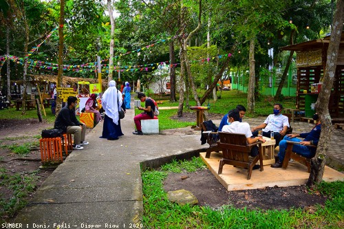 Hutan Kota Pekanbaru via Dispar Riau, 1. Objek Wisata Keluarga Riau Fantasi , 2. Tempat Rekreasi Kebun Binatang Sang Kulim , 3. Destinasi Wisata Danau Buatan Lembah Sari , 4. Objek Wisata Taman Rekreasi Alam Mayang di Pekanbaru, 5. Tempat Wisata Seru Istana Siak Sri Indrapura , 6. Objek Wisata Religi Masjid Agung An Nur di Pekanbaru, 7. Tempat Wisata Edukasi Perpustakaan Soeman H.S di Pekanbaru, 8. Wisata Sejarah di Masjid Senapelan Pekanbaru, 9. Tempat Wisata Belanja Pasar Bawah di Pekanbaru, 10. Wisata Belanja Oleh-oleh Dekranasda di Pekanbaru, 11. Objek Wisata Sejarah Museum Sang Nila Utama , 12. Tempat Wisata Alam Air Terjun Aek Martua, 13. Liburan Seru ke Anjungan Seni Idrus Tintin di Pekanbaru, 14. Objek Wisata Alam Air Terjun Guruh Gemurai di Pekanbaru, 15. Destinasi Wisata Desa Okura di Pekanbaru, 16. Liburan ke Taman Hutan Raya Sultan Syarif Kasim, 17. Objek Wisata Seru Sungai Kampar, 18. Tempat Wisata Kuliner Sup Tunjang Tribuana di Pekanbaru, 19. Tempat Makan yang Enak RM Baung, 20. Air Terjun Batu Dinding , 21. Taman Putri Kaca Mayang, 22. Wisata Budaya di Balai Adat Riau, 23. Menikmati Kopi di Kedai Kopi Kawasan Hang Tuah, 24. Air Terjun Batang Kapas, 25. Rainbow Hills Rumbai, 26. Bukit Kapur Air Hitam, 27. Hutan Kota Pekanbaru, 28. Danau Bandar Kayangan, 29. Citraland Waterpark, 30. Kuantan Regency Waterpark, 31. Taman Wisata Alam Mayang, 32. Agrowisata Tenayan Raya, 33. Taman Kota Pekanbaru, 34. Arboretum Universitas Riau, 35. Trans Studio Mini Pekanbaru, 36. Kawah Biru, 37. Teluk Jering, 38. Candi Muara Takus