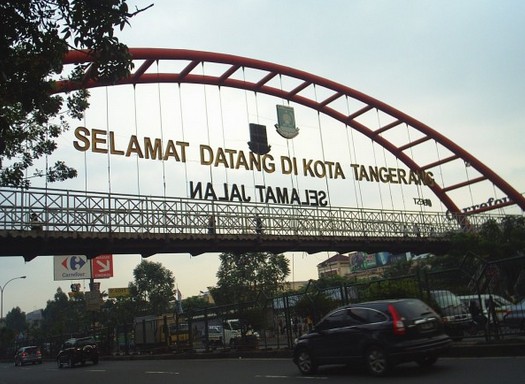 Jembatan Pelengkung, 1. Tempat Wisata Populer Pantai Anyer di Banten, 2. Tempat Wisata Keluarga Pantai Tanjung Lesung di Banten, 3. Objek Wisata Menantang Gunung Krakatau di Banten, 4. Tempat Wisata Seru ke Kampung Baduy di Banten, 5. Destinasi Wisata Pantai Sawarna di Banten, 6. Obyek Wisata Pulau Umang di Banten, 7. Tempat Wisata Menantang Arung Jeram Sungai Ciberang di Banten, 8. Objek Wisata Religi Masjid Agung Banten, 9. Liburan Seru ke Pulau Dua / Pulau Burung di Banten, 10. Tempat Wisata Alam Rawa Dano di Banten, 11. Tempat Wisata Keluarga Pantai Bagedur di Banten, 12. Berwisata ke Danau Tasikardi di Banten, 13. Destinasi Wisata Pulau Sangiang di Banten, 14. Tempat Wisata Paling Terkenal Pantai Carita di Banten, 15. Tempat Wisata Unik Pantai Karang Bolong di Banten, 16. Objek Wisata Taman Nasional Ujung Kulon di Banten, 17. Objek Wisata Pantai Ciputih di Pandeglang Banten, 18. Tempat Wisata Pantai Cihara Lebak Banten, 19. Objek Wisata Pantai dan Pelabuhan Merak di Banten, 20. Tempat Wisata Pantai Karang Taraje di Banten, 21. Objek Wisata Pantai Karangsongsong Cibobos di Banten, 22. Destinasi Wisata Pantai Mabak di Banten, 23. Tujuan Wisata Alam Air Terjun Cihear di Banten, 24. Objek Wisata Air Terjun Gendang di Banten, 25. Objek Wisata Air Terjun Curug Putri di Banten, 26. Objek Wisata Pemandian Air Panas Cisolong di Banten, 27. Wahana Bermain Water World Citra Raya di Tangerang Banten, 28. Wisata Pemandian Cikoromoy di Banten, 29. Destinasi Wisata Pulau Cangkir di Tangerang, 30. Objek Wisata Situ Cipondoh di Tangerang, 31. Liburan Seru ke Marcopolo Water Adventure di Tangerang, 32. Tempat Wisata Keluarga Ocean Park Water Adventure di Tangerang Selatan, 33. Objek Wisata Taman Buaya Tanjung Pasir di Tangerang, 34. Gunung Pinang, 35. Istana Surosowan, 36. Pantai Sambolo, 37. Benteng Speelwijk, 38. Curug Bumi, 39. Hutan Kayu Putih Kragilan, 40. Situ Rawa Arum, 41. Pulau Lima, 42. Monumen Lengkong, 43. CAS Water Park Pandeglang, 44. Kota Kuno Banten, 45. Kandank Jurank Doank, 46. Pulau Peucang, 47. Curug Betung, 48. Pantai Cibeureum, 49. Pantai Marina, 50. Pantai Pasir Putih Florida, 51. Pantai Jambu, 52. Pulau Panaitan, 53. Telaga Biru Cigaru, 54. Tebing Koja Kandang Godzilla, 55. Pantai Tanjung Burung, 56. Museum Benteng Heritage, 57. Dermaga TPI Tanjung Pasir, 58. Masjid Kali Pasir, 59. Keramat Solear, 60. Kelenteng Tjo Soe Kong, 61. Kelenteng Sampo Tay Jin, 62. Kelenteng Boen San Bio, 63. Kelenteng Boen Hay Bio, 64. Jembatan Pelengkung
