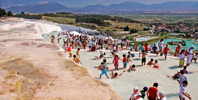 Kolam Air Panas Pamukkale