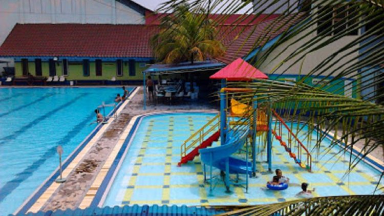 Kolam Renang Bintang Sport Center, 1. Kolam Renang Taman Harapan Baru (THB), 2. Kolam Renang Bintang Sport Center, 3. Sport Club Harapan Indah, 4. Kolam Renang Galaxy Tirta Mas, 5. Venetian Water Carnaval, 6. Hafana Tirta Sport Centre, 7. Pandu Jaya Sport, 8. Kolam Renang Sukaria Tambun, 9. Kolam Renang Sarang Walet (Tutup), 10. Kolam Renang Jaka Permai Waterpark, 11. Kolam Renang Elmos, 12. Kolam Renang Metland Tambun, 13. Kolam Renang Persada Kemala, 14. Kolam Renang Pesona Anggrek, 15. Kolam Renang Maharani, 16. Kolam Renang Hobi – Hobi, 17. Water Splash waterpark, 18. Kolam Renang Woodhill, 19. Kolam Renang Sabun, 20. Pandu Jaya Sport Center, 21. Intan Lestari, 22. Kolam Renang Permata Timur, 23. De Wood Family Club, 24. Go!Wet Waterpark Grand Wisata Tambun, 25. Waterboom Lippo Cikarang, 26. Columbus Waterpark Mutiara Gading Timur, 27. Funpark Waterboom (BTR), 28. Sirkus Waterplay Jati Asih, 29. Transera Waterpark Harapan Indah