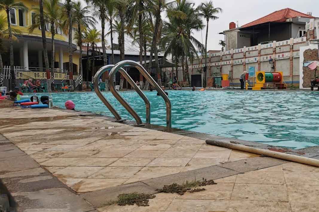 Kolam Renang Gema Pesona Depok, 1. Tempat Wisata Alam Kampung 99 Pepohonan di Depok, 2. Tempat Wisata Religi Masjid kubah emas di Depok, 3. Taman Wisata Keluarga Pasir Putih Depok, 4. Objek Wisata Anak dan Keluarga Godong Ijo Depok, 5. Tempat Wisata Seru Fantasi Water Park di Depok, 6. Kolam Renang / Water Park Ceria Depok, 7. Kolam Renang Tirta Sari Depok Timur, 8. Wahana Liburan Seru Kolam Renang Paragon Depok, 9. Bermain ke Kolam Renang Gema Pesona Depok, 10. Objek Wisata Seru Pondok Zidane Depok, 11. Tempat Wisata Taman Bunga Wiladatika Depok, 12. Liburan Asyik ke Agrowisata Belimbing Dewa Depok, 13. Liburan ke Hutan Kota Depok, 14. Tempat Wisata Studio Alam TVRI Depok, 15. Liburan Seru ke D’Kandang Amazing Farm Depok, 16. Liburan ke Setu Pengasinan Depok, 17. Depok Plaza, 18. Detos/Depok Town Square | Pusat belanja, 19. Cagar Alam Kota Depok, 20. Situ Besar depok (Situ lio), 21. Situ Cilangkap, 22. Situ Citayam Kota Depok, 23. Liburan Seru ke Situ Pladen Beji, 24. Liburan ke Situ Asih Pulo Pancoran Emas Depok, 25. Wisata Sambil Olahraga di Pacuan Kuda Tapos, 26. Liburan Menantang Arung Jeram di Sungai Ciliwung, 27. Rumah Kabeda, 28. Telaga Arwana, 29. Kampung 3D Depok, 30. Taman Wisata Herbal Insani, 31. Taman Pemuda Pratama, 32. Sukatani Park, 33. Taman Wisata Permata Buana, 34. Taman Merdeka, 35. Hutan Kota UI, 36. Danau Kenanga UI, 37. Rumah Keramik F Widayanto, 38. Saung Talaga, 39. Taman Mekarsari Depok, 40. Kolam Renang Griya Tugu Asri, 41. Setu Bojongsari, 42. Setu Cilodong, 43. Situ Jatijajar, 44. Situ Rawa Besar, 45. Green Lake View Waterpark, 46. Arina Waterpark, 47. Taman Lembah Mawar, 48. Taman Lembah Gurame