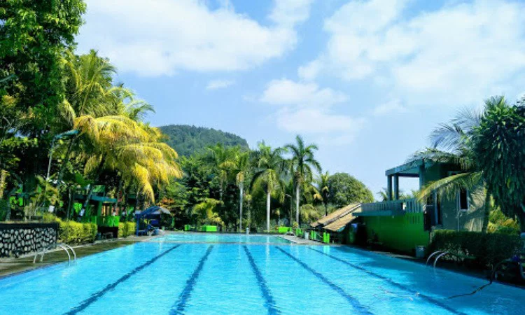 Kolam Renang Hegar via Google Maps, 1. Wisata Sejarah Keraton Kasepuhan di Cirebon, 2. Objek Wisata Keraton Kanoman di Cirebon, 3. Wahana Bermain Apita Waterboom, 4. Objek Wisata Sejarah Taman Sari Gua Sunyaragi di Cirebon, 5. Destinasi Wisata Banyu Panas Palimanan di Cirebon, 6. Wisata Religi Masjid Agung Sang Cipta Rasa Cirebon, 7. Wisata Belanja Terkenal Batik Trusmi Cirebon, 8. Wahana Bermain Waterboom siwalk di Cirebon, 9. Wahana Liburan Seru Outbound Siwalk di Cirebon, 10. Objek Wisata Danau Setu Patok di Cirebon, 11. Destinasi Wisata Wanawisata Ciwaringin di Cirebon, 12. Desa Wisata Cikalahang Cirebon, 13. Objek Wisata Situ Sedong di Cirebon, 14. Wahana Bermain Taman Ade Irma Suryani (Waterland) di Cirebon, 15. Wisata Kuliner Enak Nasi Jamblang Khas Cirebon, 16. Wisata Kuliner Empal gentong Khas Cirebon, 17. Tempat Romantis di Bukit Gronggong, 18. Objek Wisata Telaga Remis , 19. Ziarah ke Makam Sunan Gunung jati Cirebon, 20. Objek Wisata Pantai Kejawanan di Cirebon, 21. Pantai Baro Gebang, 22. Telaga Nilam, 23. Kolam Renang Hegar, 24. Kolam Renang Zam-Zam, 25. Water Park Ciperna, 26. Alun-alun Kejaksaan, 27. Batu Lawang, 28. Bukit Plangon, 29. Masjid Merah, 30. Jempol Waterboom, 31. Vihara Dewi Welas Asih, 32. Gedung BAT, 33. Wisata Kura Kura Belawa, 34. Masjid Raya At-Taqwa, 35. Keraton Kacirebonan, 36. Klenteng Hok Keng Tong, 37. Hutan Mangrove Kasih Sayang, 38. Pemandian Cibulan, 39. Tirtamas Gemilang, 40. Catherine Surya, 41. Grage City