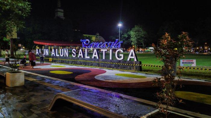 Lapangan Pancasila, 1. Taman Tingkir Kota Salatiga, 2. Taman Kota Salatiga, 3. Selasar Kartini, 4. Lapangan Pancasila, 5. Kolam Renang Kalitaman, 6. Taman Cerdas Salatiga, 7. Kolam Renang Grand Wahid Hotel Salatiga, 8. Prasasti Plumpungan, 9. Pohon Pengantin Salatiga, 10. Taman Wisata Sejarah Kota Salatiga (TWSS), 11. TITD Hok Tek Bio, 12. Tapak hapsari, 13. Air terjun joko tingkir, 14. Uwit Art Space, 15. Rumah Khalwat Roncalli, 16. Wisata Edukasi Argotelo, 17. Sitalang River Tubing, 18. Mata Air Benoyo, 19. Taman Sidomukti, 20. Desa Wisata Tingkir Lor, 21. Resto Kalibatur Salatiga, 22. Gereja Kristen Jawa Salib Putih, 23. D’Emmerick