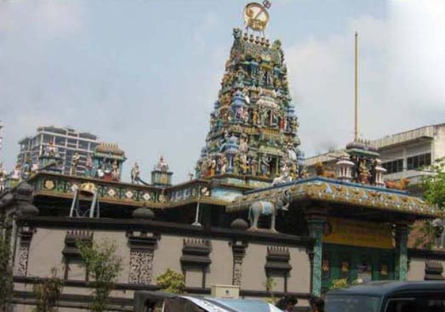 Liburan Asyik ke Kampung Keling Medan, 1. Danau Linting, 2. Air Terjun Dua Warna, 3. Air Terjun Batu Belah Sibolangit, 4. Gunung Sibayak, 5. Bukit Lawang, 6. Sungai Bukit Lawang, 7. Penangkaran Buaya Asam Kumbang Medan, 8. Istana Maimun Medan, 9. Masjid Raya Medan, 10. Air Terjun Sipiso-piso Tongging, 11. Rahmat Gallery Medan, 12. Liburan Asyik ke Kampung Keling Medan, 13. Menikmati Pesona Keindahan Air Terjun Tangkahan, 14. Mencoba Keseruan Naik Gajah di Tangkahan, 15. Tempat Wisata Seru Danau Lau Kawar, 16. Objek Wisata Menarik Salju Panas Tinggi Raja, 17. Tempat Wisata Anak Mickey Holiday Berastagi, 18. Taman Alam Lumbini Tempat Wisata di Lereng Gunung, 19. Liburan ke Maha Vihara Adhi Maitreya, 20. Wisata Sejarah Museum Sumatera Utara, 21. Objek Wisata Danau Siombak di Medan, 22. Tempat Wisata Kuliner Merdeka Walk di Medan, 23. Kebun Binatang Medan (Medan Zoo), 24. Tempat Wisata Keluarga Mora Indah di Medan, 25. Tempat Liburan Hairos Water Park Medan, 26. Taman Sri Deli, 27. Museum Situs Kota Cina, 28. Museum Militer Bukit Barisan, 29. The Le Hu Garden Medan, 30. Vihara Gunung Timur, 31. Pasar Belawan, 32. Kuil Shri Mariamman, 33. Gedung London Sumatera ( Losum ), 34. Kesawan Square, 35. Balai Kota Lama, 36. Masjid Al-Osmani, 37. Wonders Water World, 38. Gereja Lama Medan, 39. Kantor Pos Medan, 40. Tjong A Fie Mansion, 41. Graham Santa Maria Velangkanni