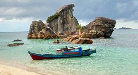 Liburan Seru ke Pulau Dua / Pulau Burung di Banten, 1. Tempat Wisata Populer Pantai Anyer di Banten, 2. Tempat Wisata Keluarga Pantai Tanjung Lesung di Banten, 3. Objek Wisata Menantang Gunung Krakatau di Banten, 4. Tempat Wisata Seru ke Kampung Baduy di Banten, 5. Destinasi Wisata Pantai Sawarna di Banten, 6. Obyek Wisata Pulau Umang di Banten, 7. Tempat Wisata Menantang Arung Jeram Sungai Ciberang di Banten, 8. Objek Wisata Religi Masjid Agung Banten, 9. Liburan Seru ke Pulau Dua / Pulau Burung di Banten, 10. Tempat Wisata Alam Rawa Dano di Banten, 11. Tempat Wisata Keluarga Pantai Bagedur di Banten, 12. Berwisata ke Danau Tasikardi di Banten, 13. Destinasi Wisata Pulau Sangiang di Banten, 14. Tempat Wisata Paling Terkenal Pantai Carita di Banten, 15. Tempat Wisata Unik Pantai Karang Bolong di Banten, 16. Objek Wisata Taman Nasional Ujung Kulon di Banten, 17. Objek Wisata Pantai Ciputih di Pandeglang Banten, 18. Tempat Wisata Pantai Cihara Lebak Banten, 19. Objek Wisata Pantai dan Pelabuhan Merak di Banten, 20. Tempat Wisata Pantai Karang Taraje di Banten, 21. Objek Wisata Pantai Karangsongsong Cibobos di Banten, 22. Destinasi Wisata Pantai Mabak di Banten, 23. Tujuan Wisata Alam Air Terjun Cihear di Banten, 24. Objek Wisata Air Terjun Gendang di Banten, 25. Objek Wisata Air Terjun Curug Putri di Banten, 26. Objek Wisata Pemandian Air Panas Cisolong di Banten, 27. Wahana Bermain Water World Citra Raya di Tangerang Banten, 28. Wisata Pemandian Cikoromoy di Banten, 29. Destinasi Wisata Pulau Cangkir di Tangerang, 30. Objek Wisata Situ Cipondoh di Tangerang, 31. Liburan Seru ke Marcopolo Water Adventure di Tangerang, 32. Tempat Wisata Keluarga Ocean Park Water Adventure di Tangerang Selatan, 33. Objek Wisata Taman Buaya Tanjung Pasir di Tangerang, 34. Gunung Pinang, 35. Istana Surosowan, 36. Pantai Sambolo, 37. Benteng Speelwijk, 38. Curug Bumi, 39. Hutan Kayu Putih Kragilan, 40. Situ Rawa Arum, 41. Pulau Lima, 42. Monumen Lengkong, 43. CAS Water Park Pandeglang, 44. Kota Kuno Banten, 45. Kandank Jurank Doank, 46. Pulau Peucang, 47. Curug Betung, 48. Pantai Cibeureum, 49. Pantai Marina, 50. Pantai Pasir Putih Florida, 51. Pantai Jambu, 52. Pulau Panaitan, 53. Telaga Biru Cigaru, 54. Tebing Koja Kandang Godzilla, 55. Pantai Tanjung Burung, 56. Museum Benteng Heritage, 57. Dermaga TPI Tanjung Pasir, 58. Masjid Kali Pasir, 59. Keramat Solear, 60. Kelenteng Tjo Soe Kong, 61. Kelenteng Sampo Tay Jin, 62. Kelenteng Boen San Bio, 63. Kelenteng Boen Hay Bio, 64. Jembatan Pelengkung