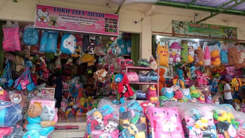Mampir di Sentra Kerajinan Boneka Cikampek Karawang, 1. Objek Wisata Pantai Tanjung Baru di Karawang, 2. Pantai Tanjung Pakis Karawang, 3. Destinasi Wisata Pantai Samudera Baru di Karawang, 4. Objek Wisata Alam Curug Bandung di Karawang, 5. Tempat Liburan Asyik di Danau Cipule Karawang, 6. Tempat Wisata Seru di Karawang – Curug Cigentis, 7. Vihara Shia Jin Ku Po di Karawang, 8. Tempat Wisata Sejarah Situs Candi Jiwa di Karawang, 9. Wisata Curug Cikarapyak di Karawang, 10. Objek Wisata Alam Curug Cipanundaan di Karawang, 11. Liburan ke Curug Cikoleangkak di Karawang, 12. Tempat Liburan Menarik Danau Kalimati di Karawang, 13. Liburan ke Situ Kamojing di Karawang, 14. Objek Wisata Green Canyon di Karawang, 15. Waterboom Kampung Wisata Curug Cigentis di Karawang, 16. Wisata Sejarah Monumen Rawagede di Karawang, 17. Tempat Wisata Kuliner Soto Gempol di Karawang, 18. Tempat Makan Enak Gabus Pucung Warung Mandiri di Karawang, 19. Wisata Kuliner Lezat Tahu Bumbu Sari Rasa di Karawang, 20. Tempat Kuliner Enak Soto Tangkar Mang Nean di Karawang, 21. Makanan Khas Karawang Kue Gonjing, 22. Wisata Sejarah Monumen Kebulatan Tekad Rengasdengklok, 23. Tempat Wisata Belanja Mall Karawang Central Plaza, 24. Tempat Liburan Keluarga Taruma Leisure Water Park di Karawang, 25. Tempat Liburan Seru Wonderland Adventure Water Park , 26. Mampir di Sentra Kerajinan Boneka Cikampek Karawang, 27. Wisata Keluarga Bendungan Walahar di Karawang, 28. Menikmati Indahnya Panorama Indah Bukit Sempur, 29. Mendaki Gunung Sanggabuana , 30. Wisata Belanja Pasar Baru Karawang, 31. Liburan Seru ke Situ Cibayat, 32. Pemancingan JAKA Tirta Mulya, 33. Wisata Sejarah ke Candi Blandongan, 34. Liburan Seru ke Kelenteng Sian Jin Ku Po Karawang
